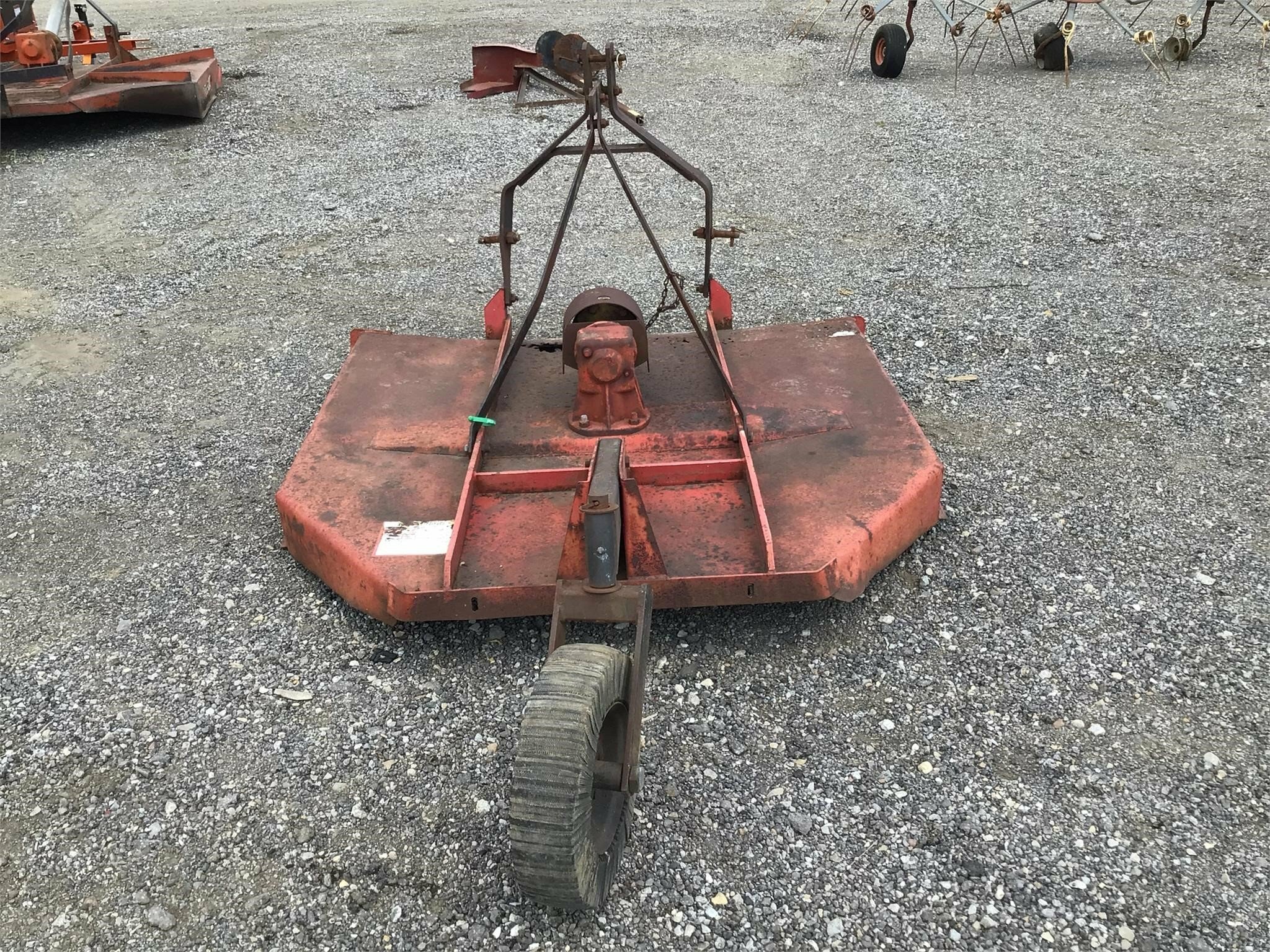  Massey Ferguson 1051 Rotary Cutter