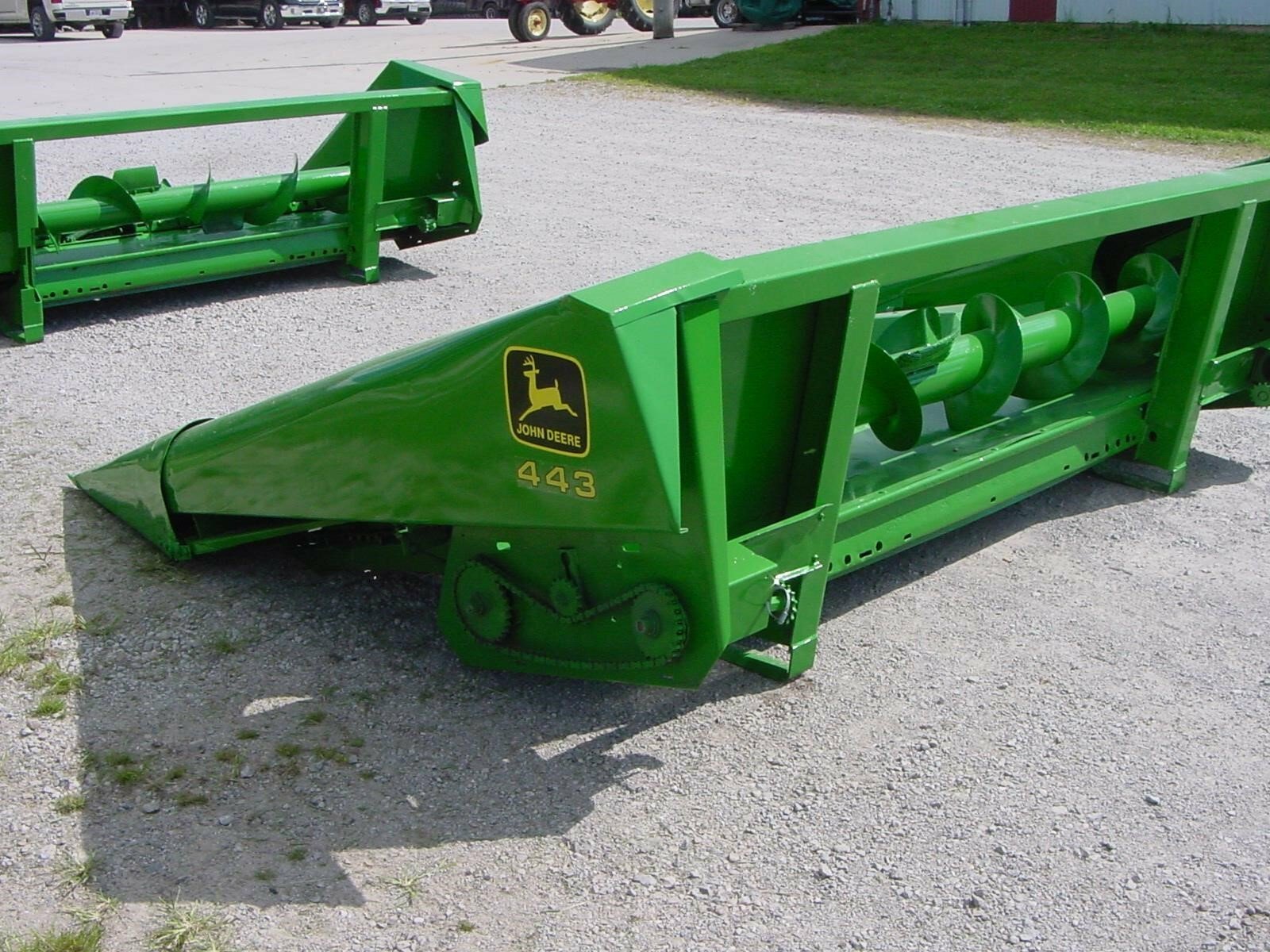  John Deere 443 Corn Head