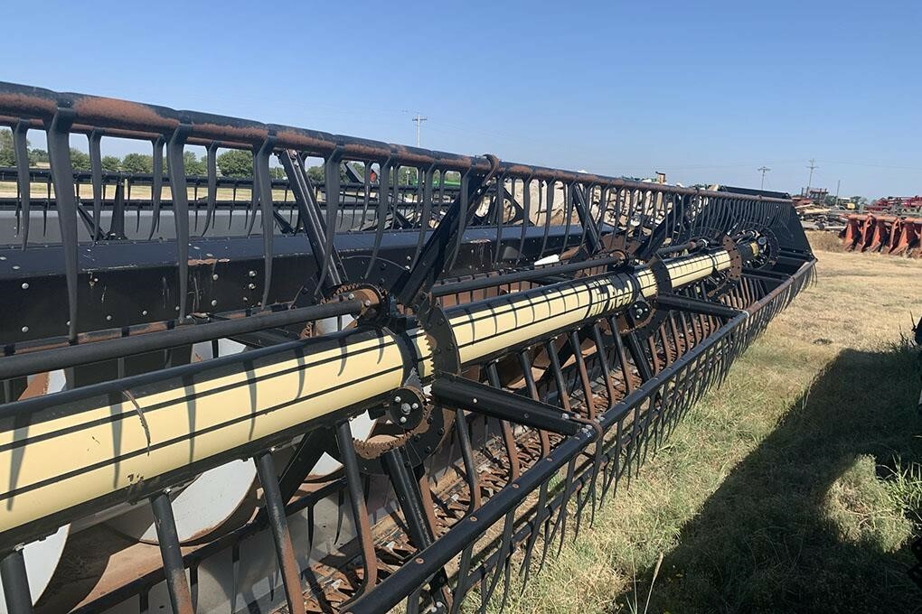 2003 Gleaner 8000 Platform