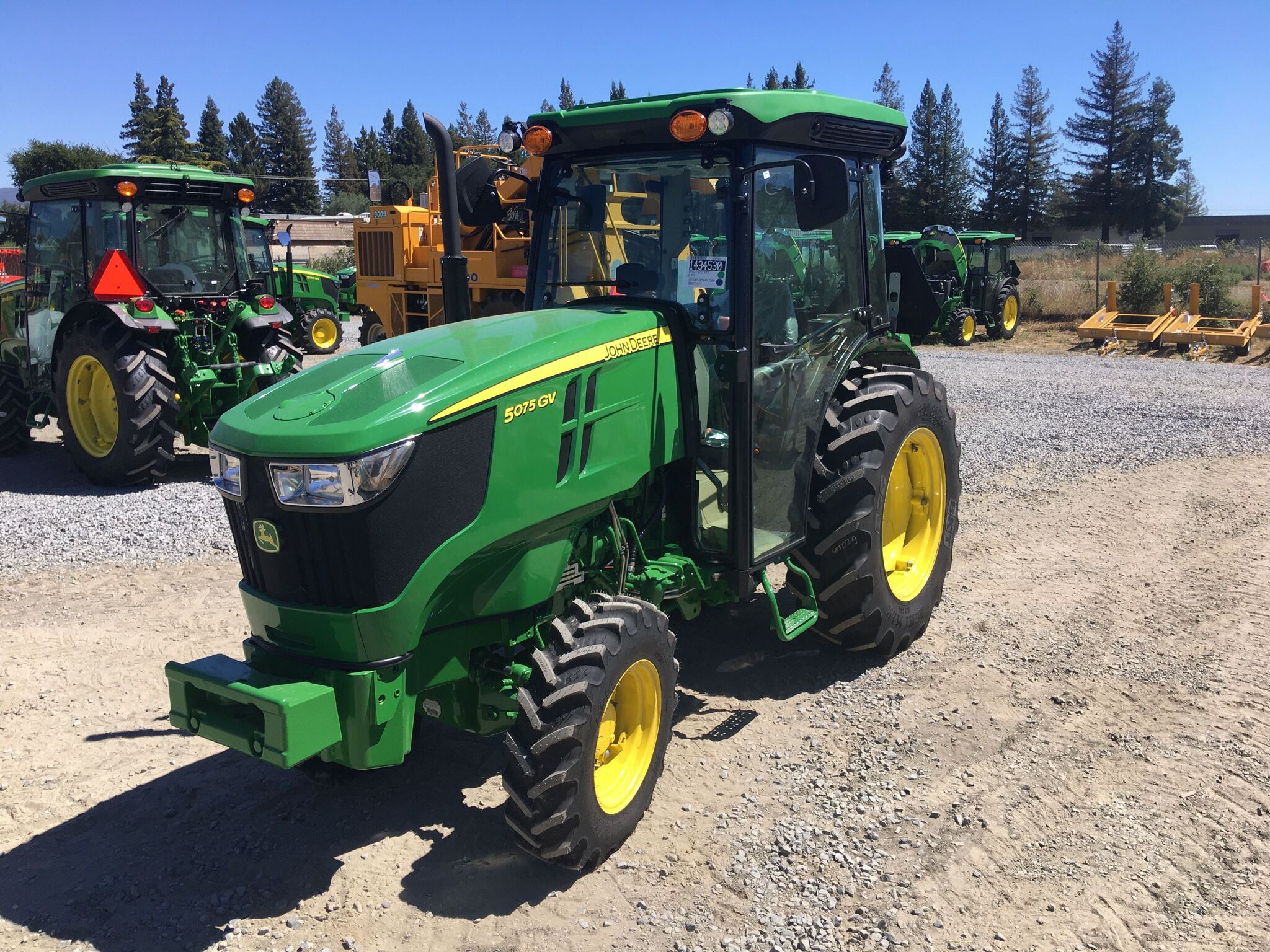 2022 John Deere 5075GV Tractor