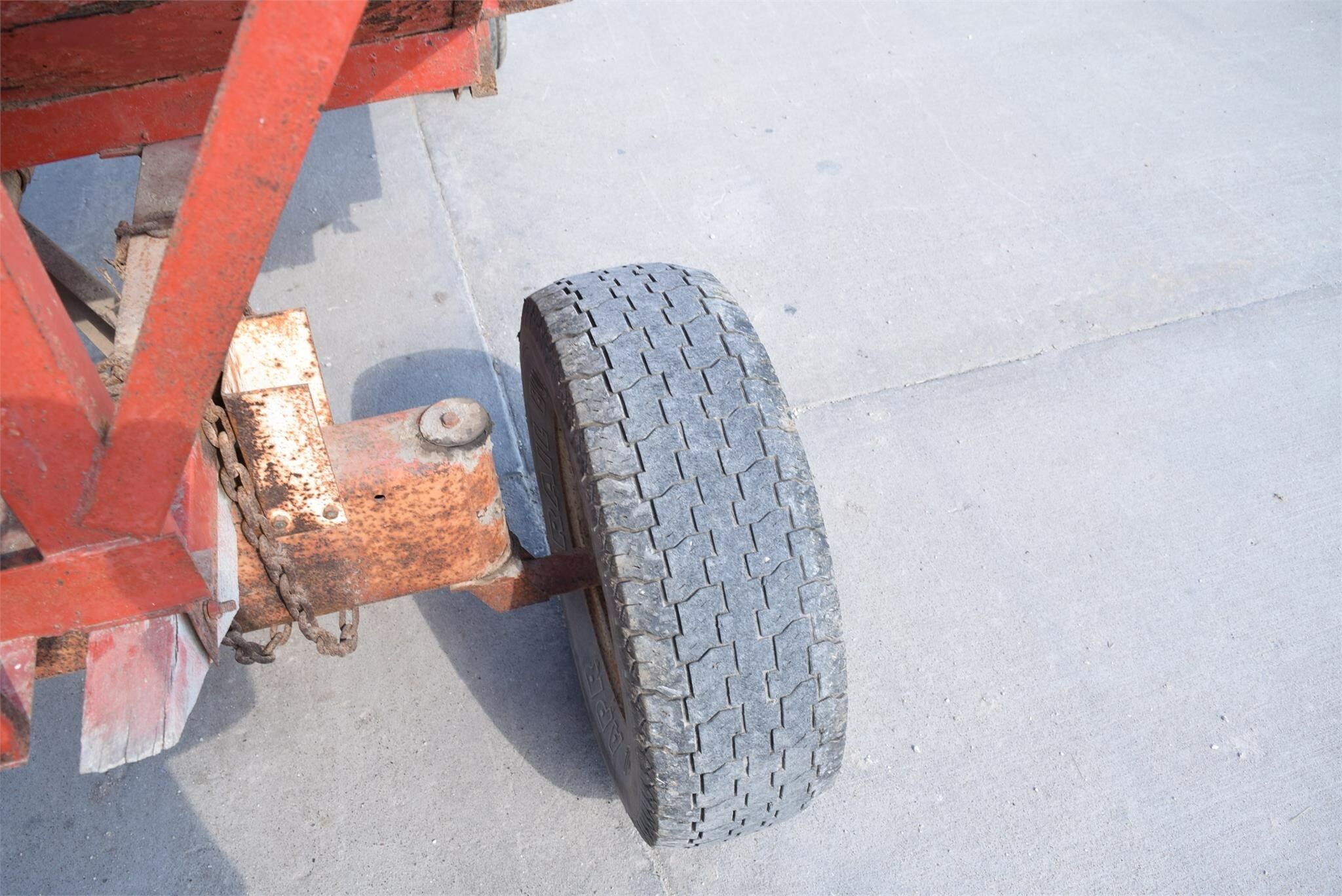  Farm King 250 Gravity Wagon