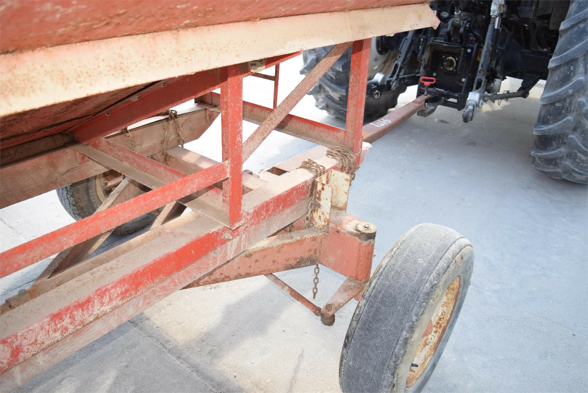  Farm King 250 Gravity Wagon