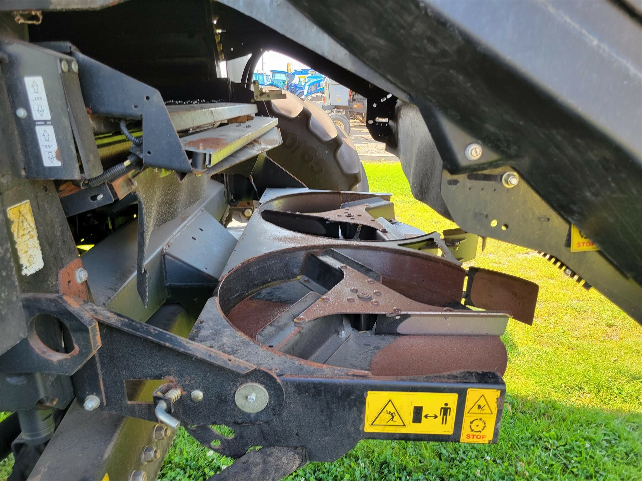 2015 New Holland CR7.90 Combine