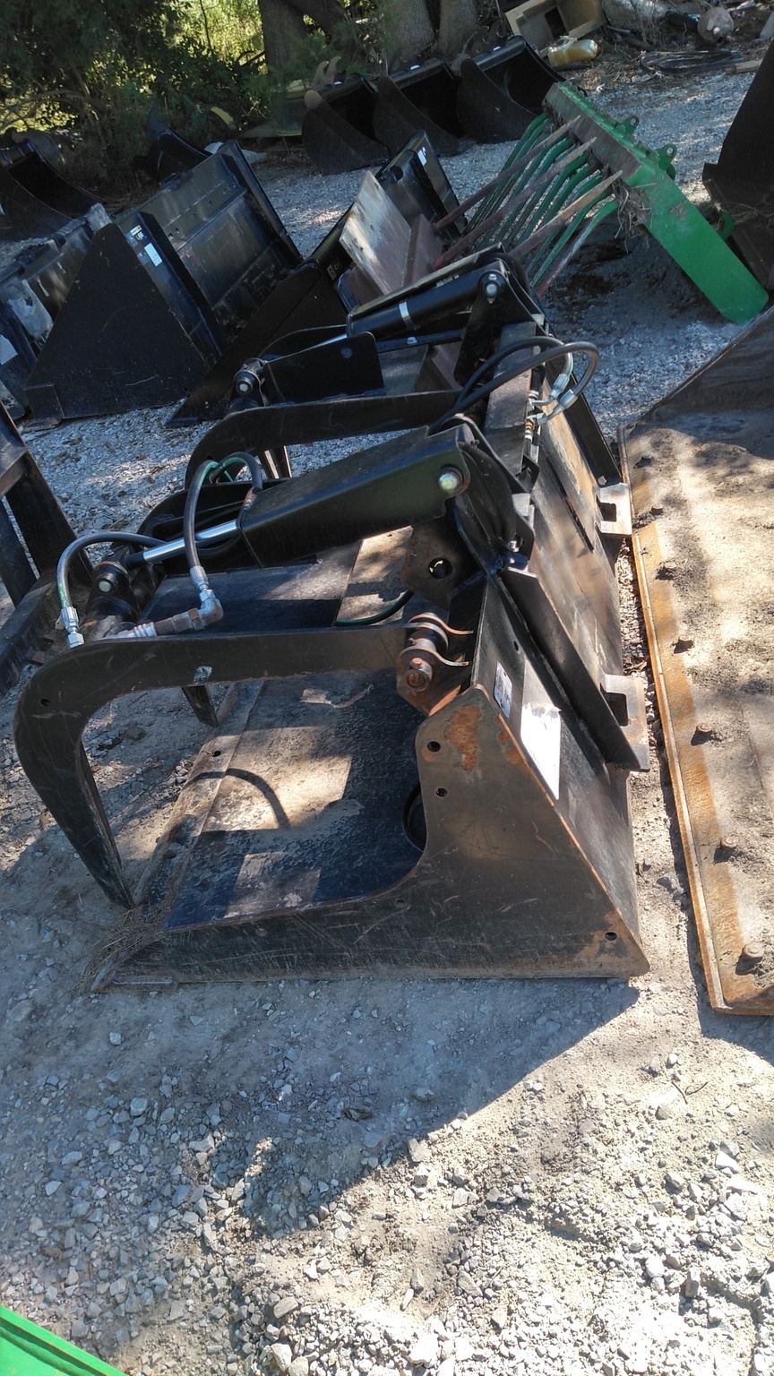 2015 John Deere GS72 Loader and Skid Steer Attachment