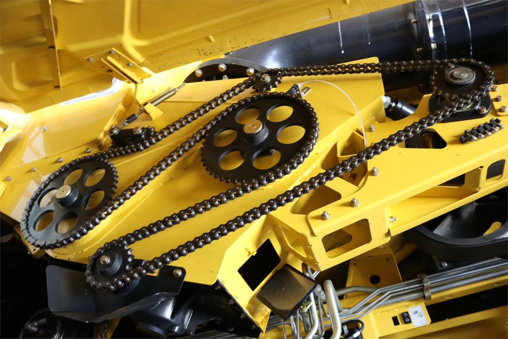 2020 New Holland CR8.90 Combine