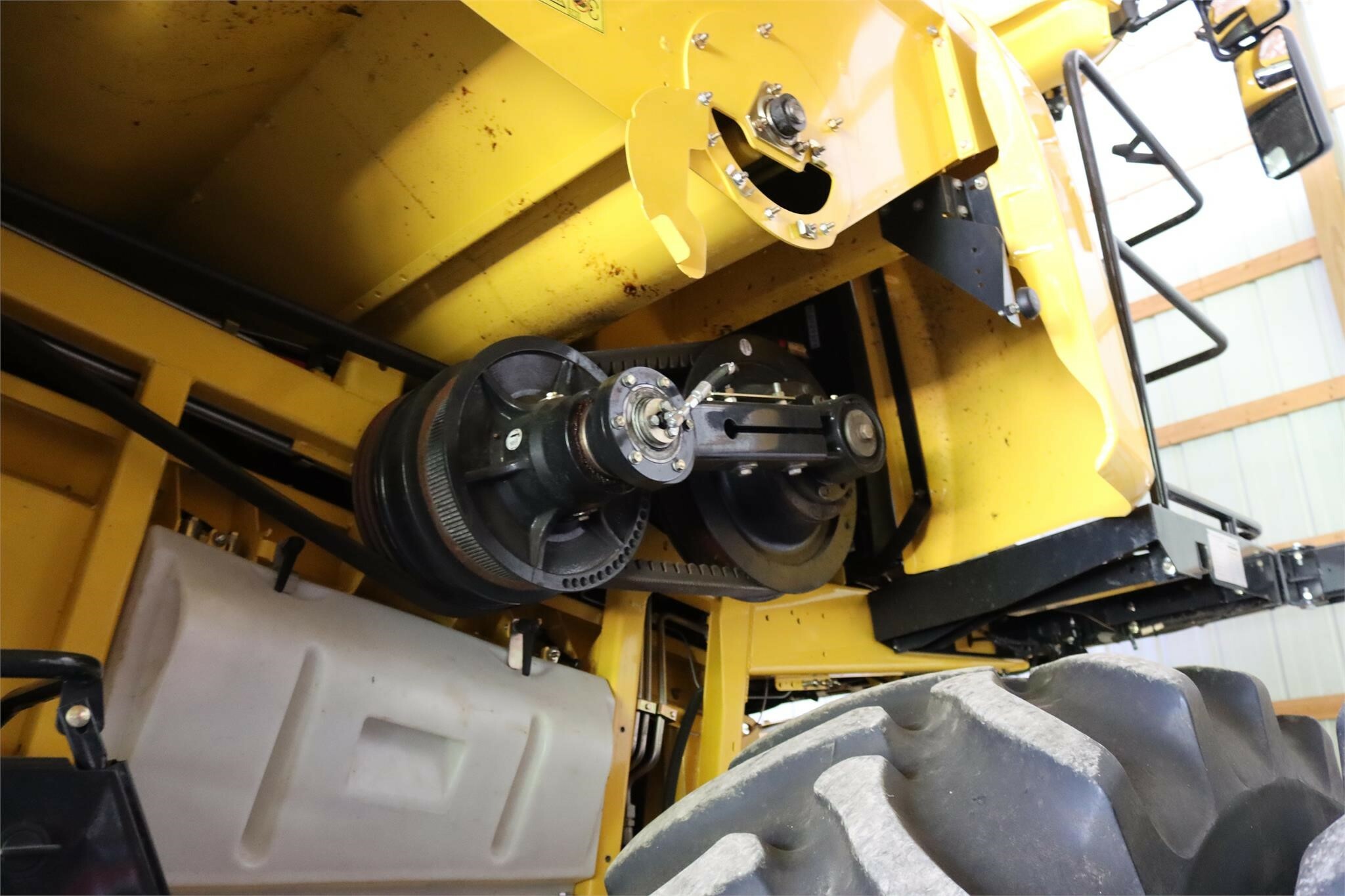 2020 New Holland CR8.90 Combine