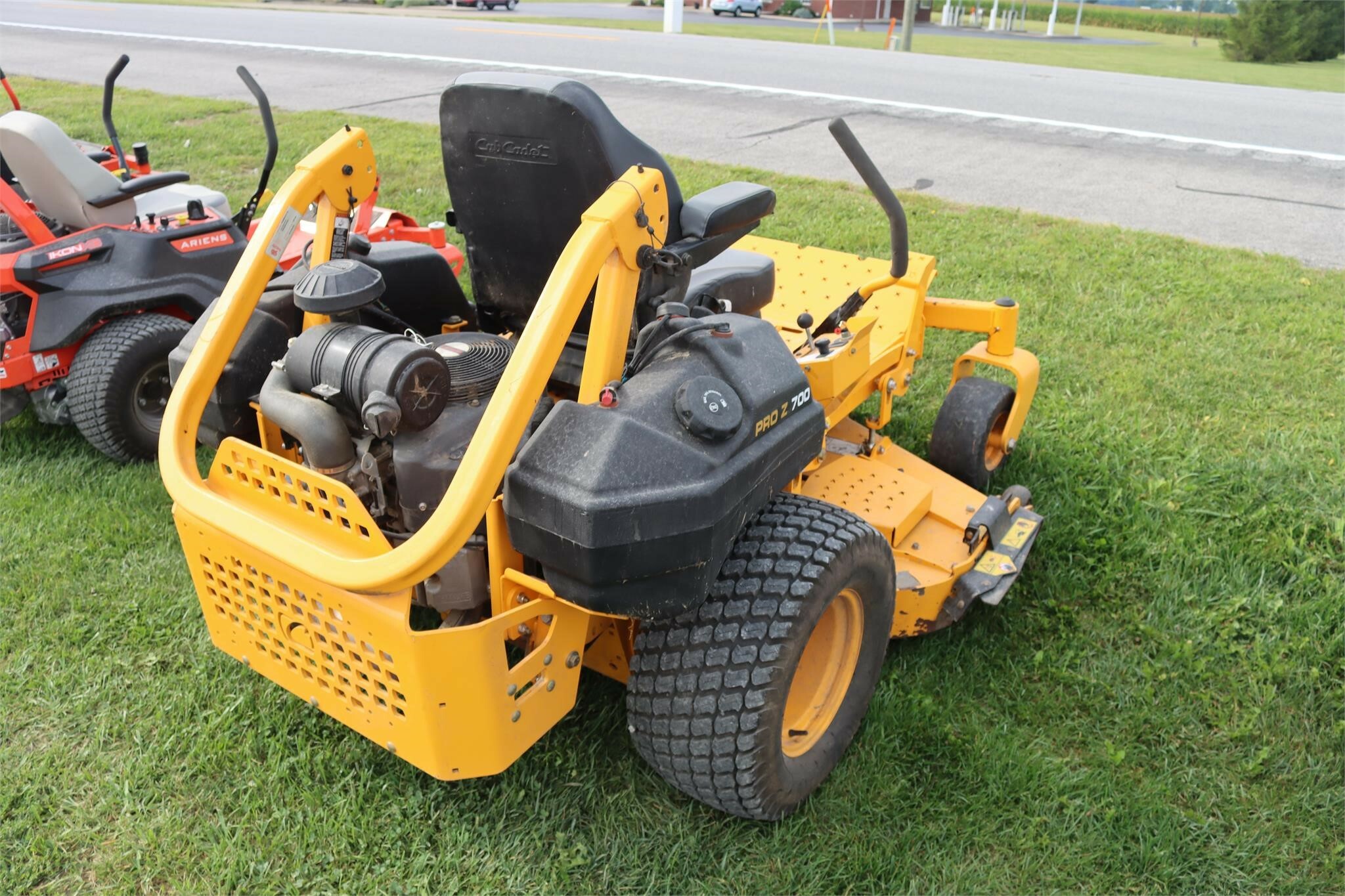 2016 Cub Cadet PRO Z 760L KW Lawn Mower