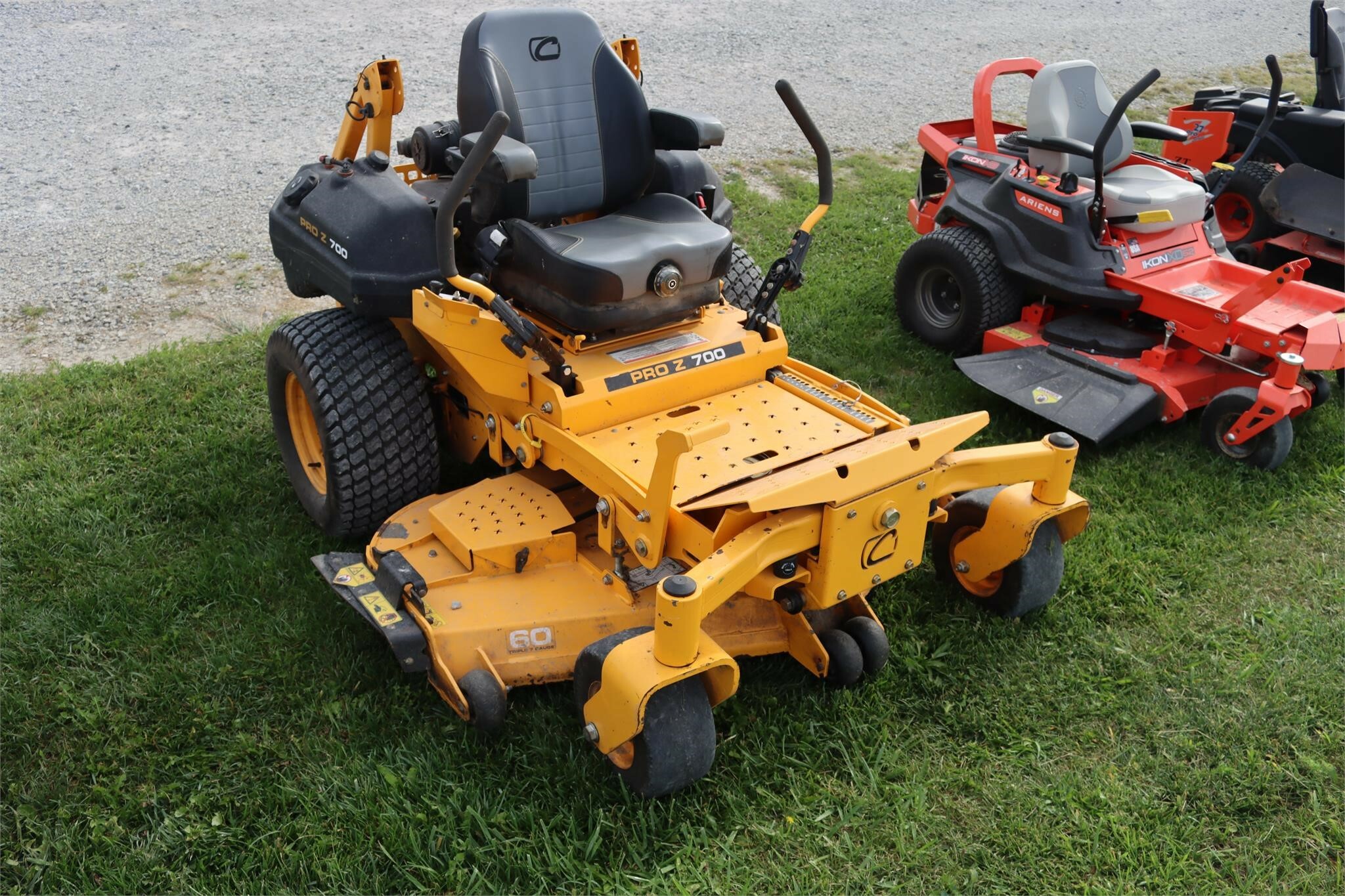 2016 Cub Cadet PRO Z 760L KW Lawn Mower