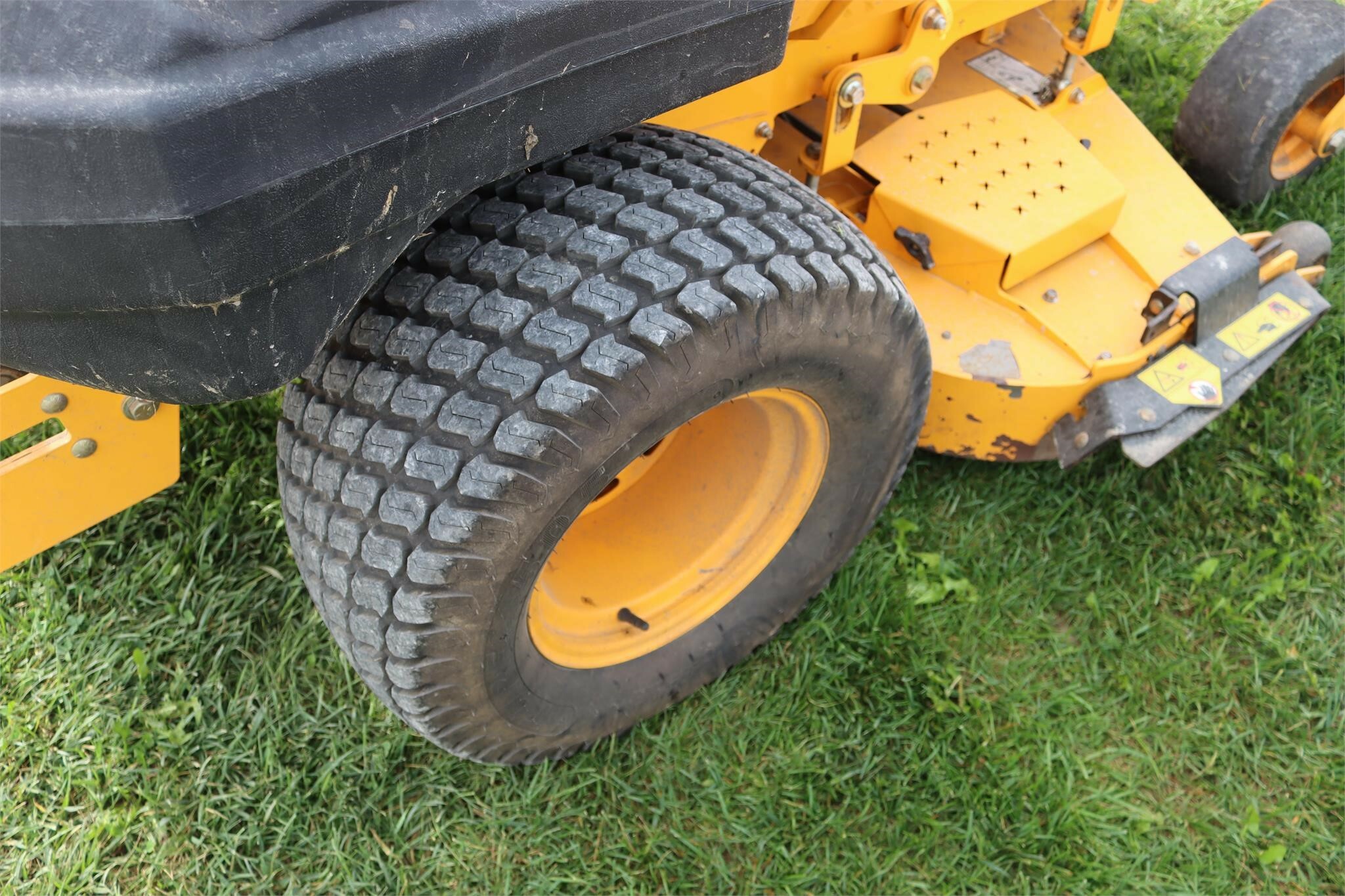 2016 Cub Cadet PRO Z 760L KW Lawn Mower