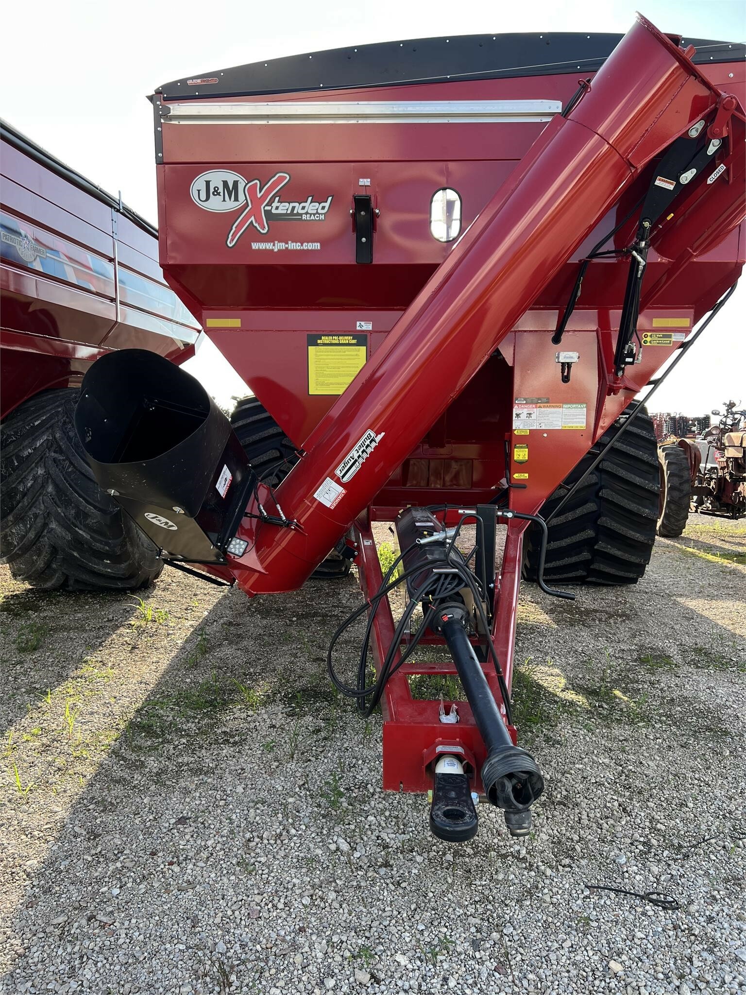 2026 J&M 1112 Grain Cart