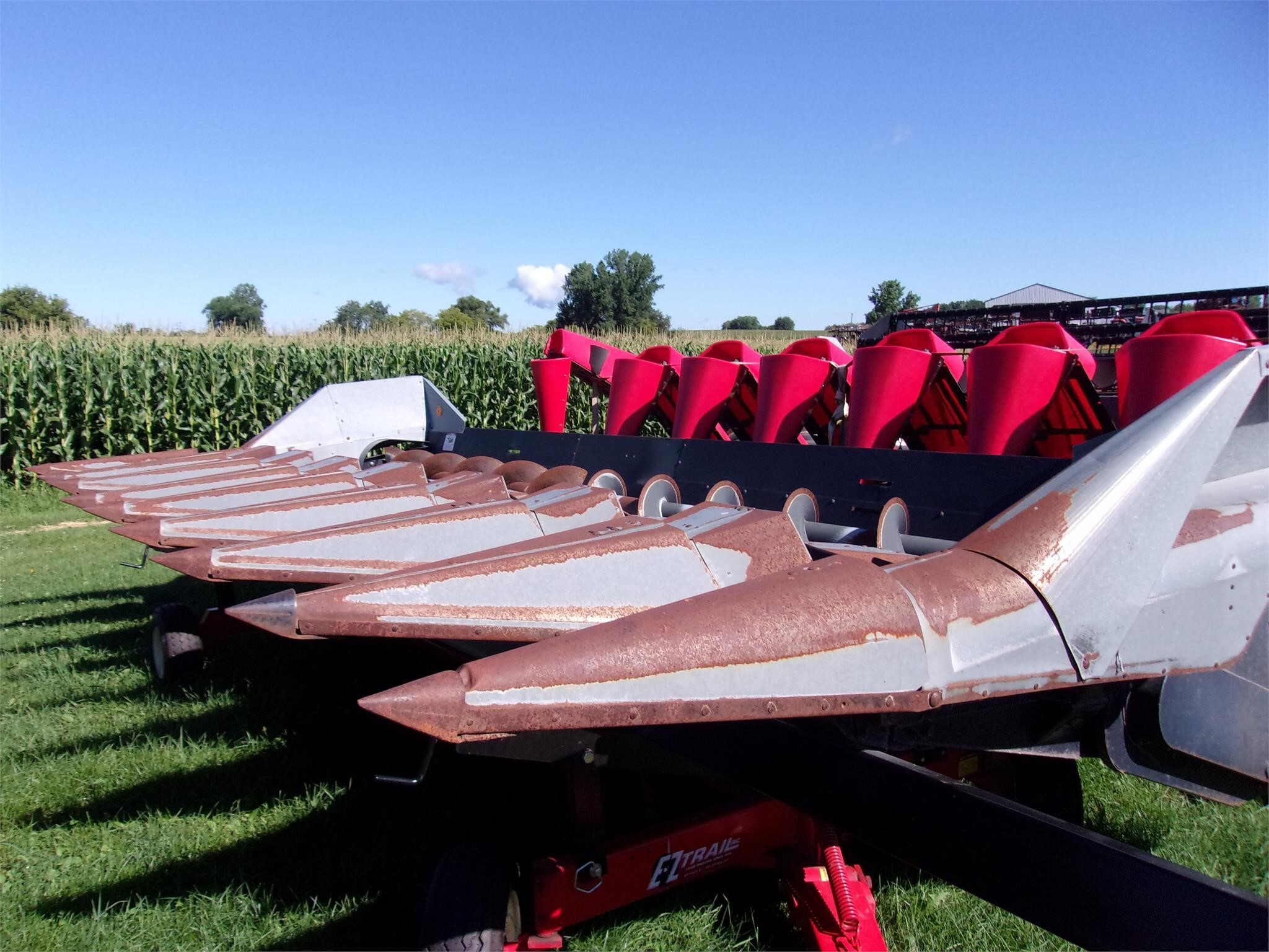  Gleaner R830 Corn Head