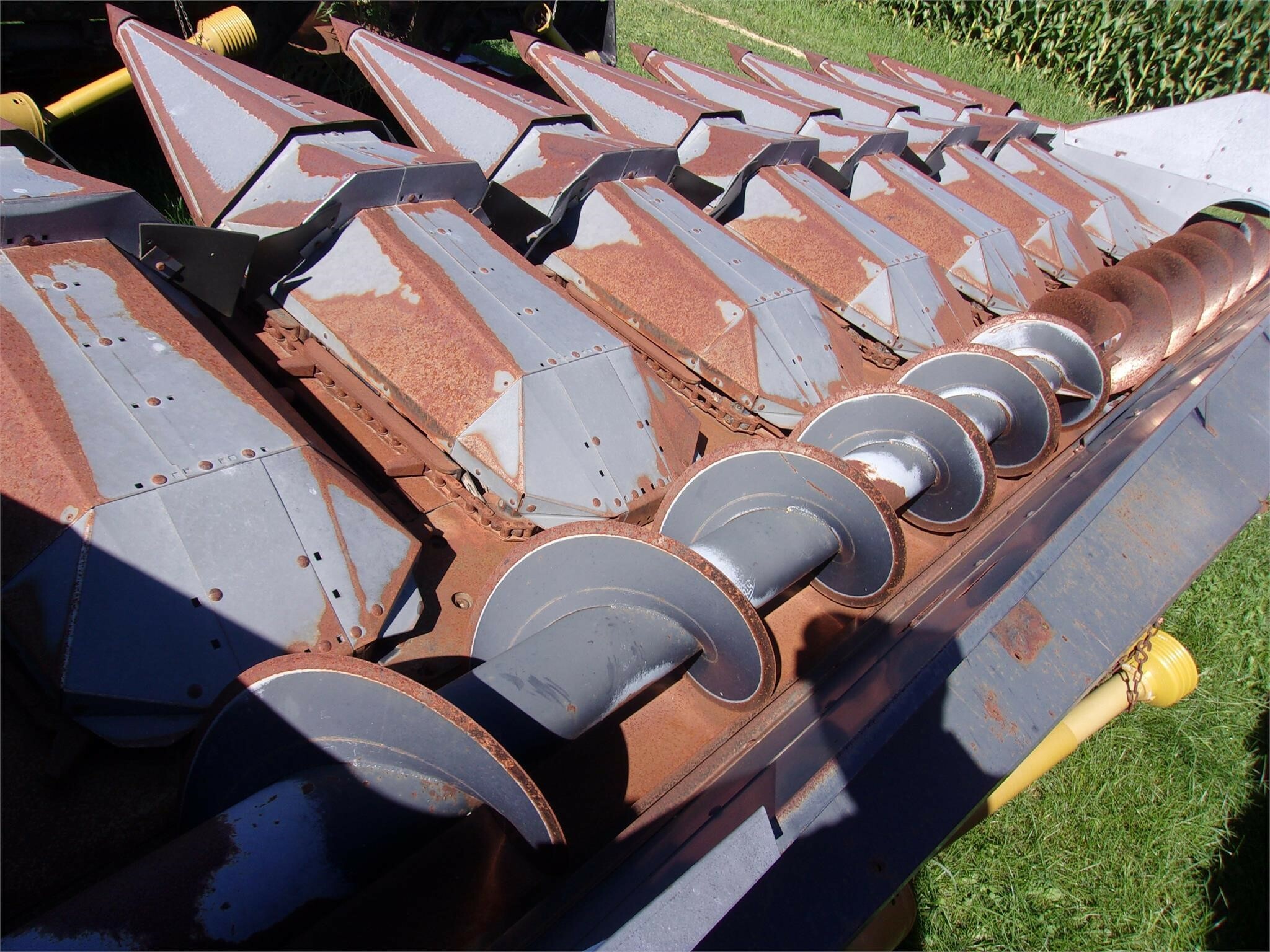  Gleaner R830 Corn Head