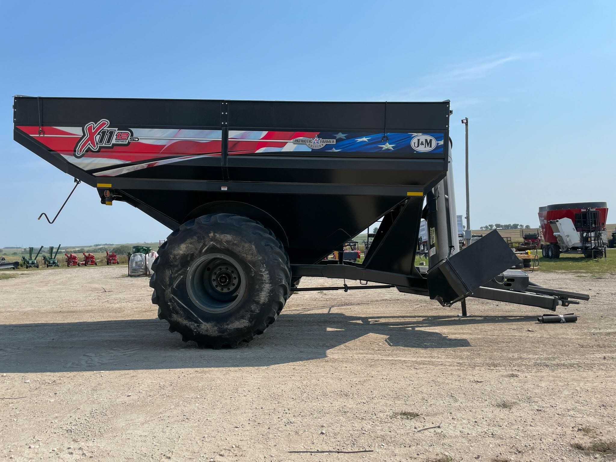 2026 J&M 1112 Grain Cart