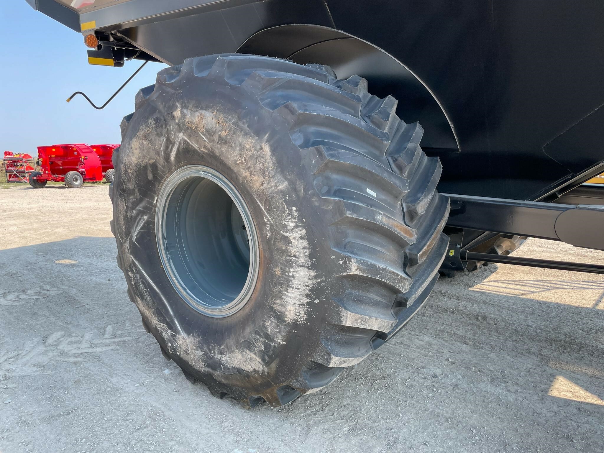 2026 J&M 1112 Grain Cart