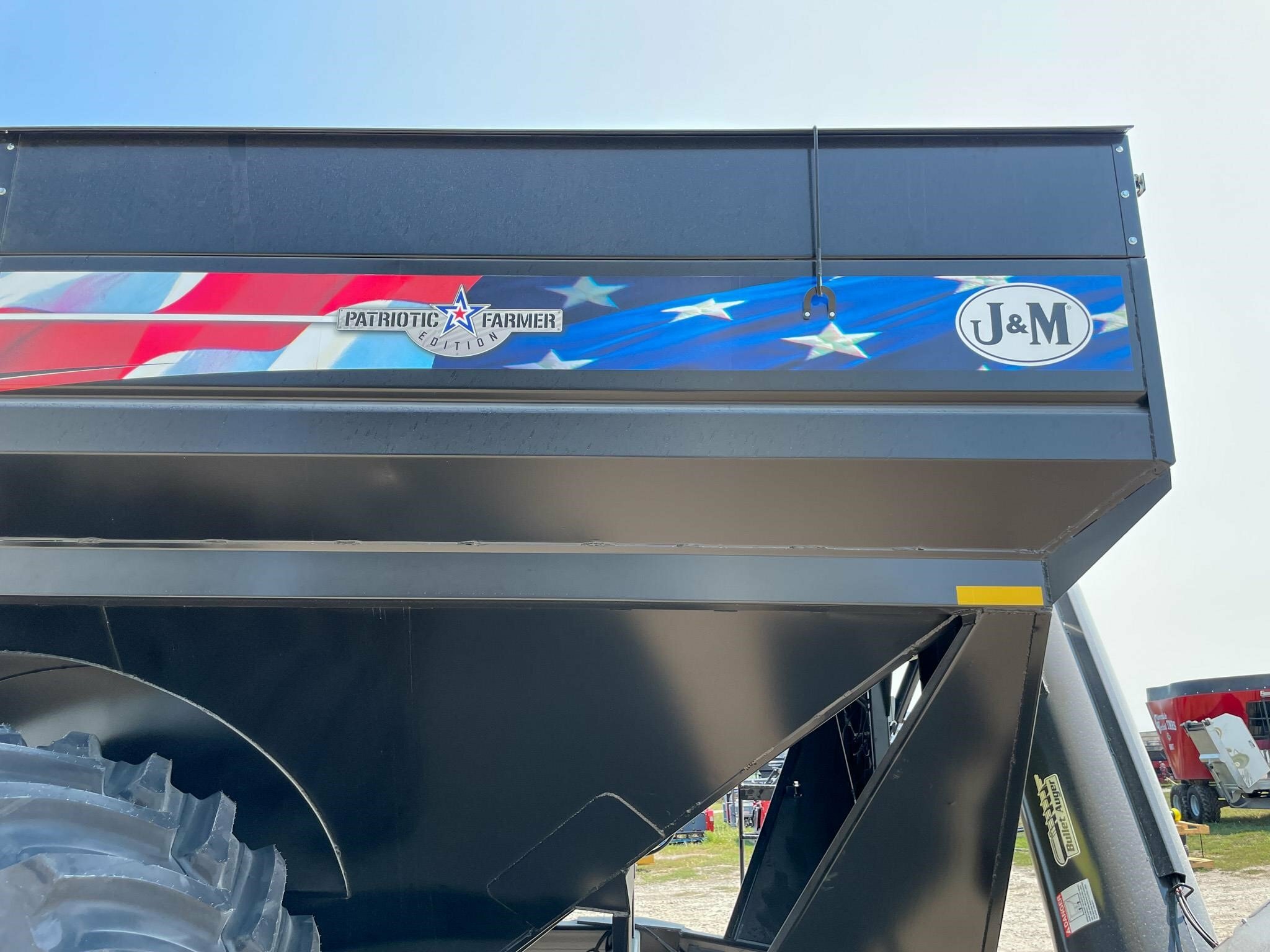 2026 J&M 1112 Grain Cart