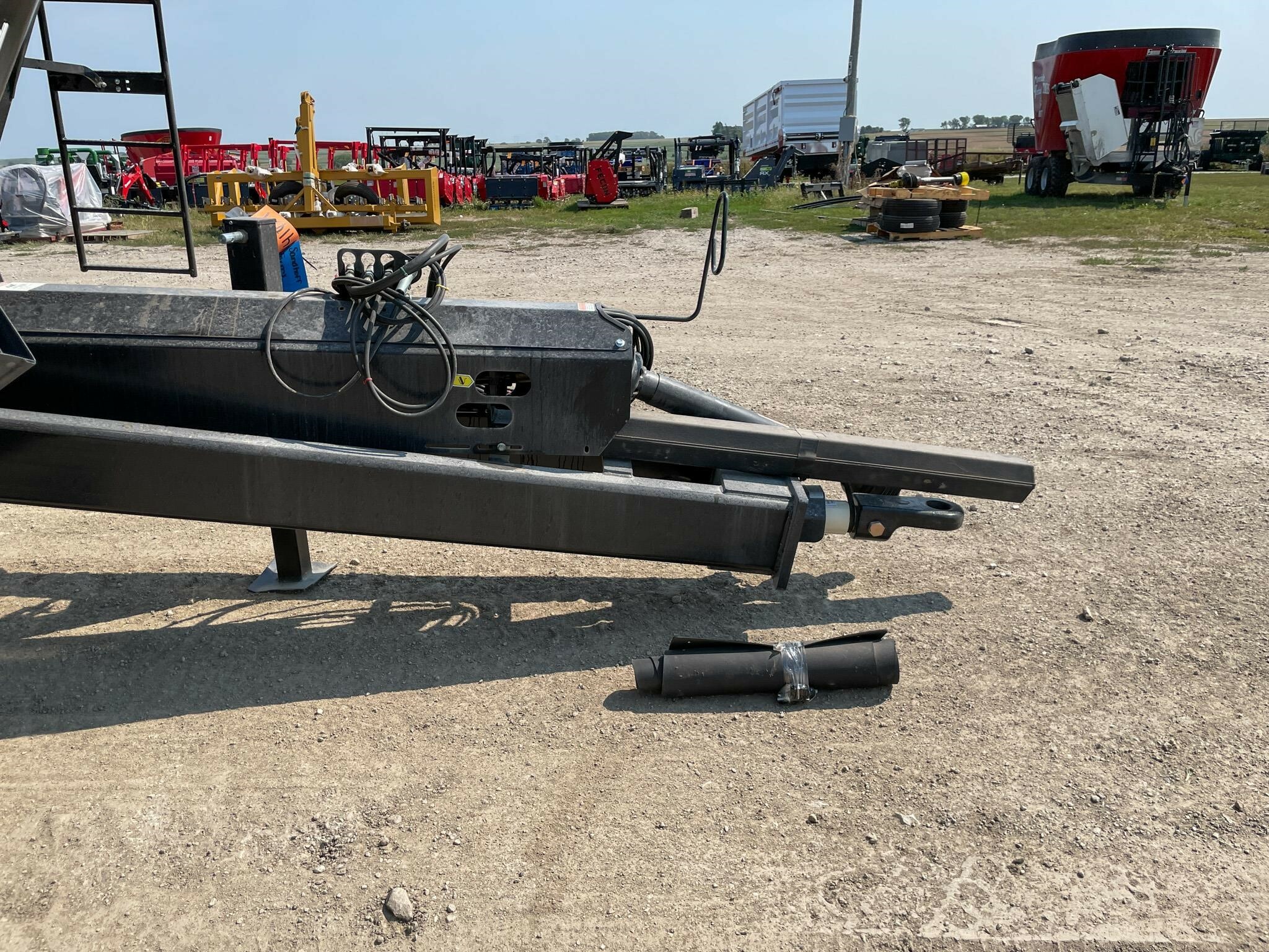 2026 J&M 1112 Grain Cart