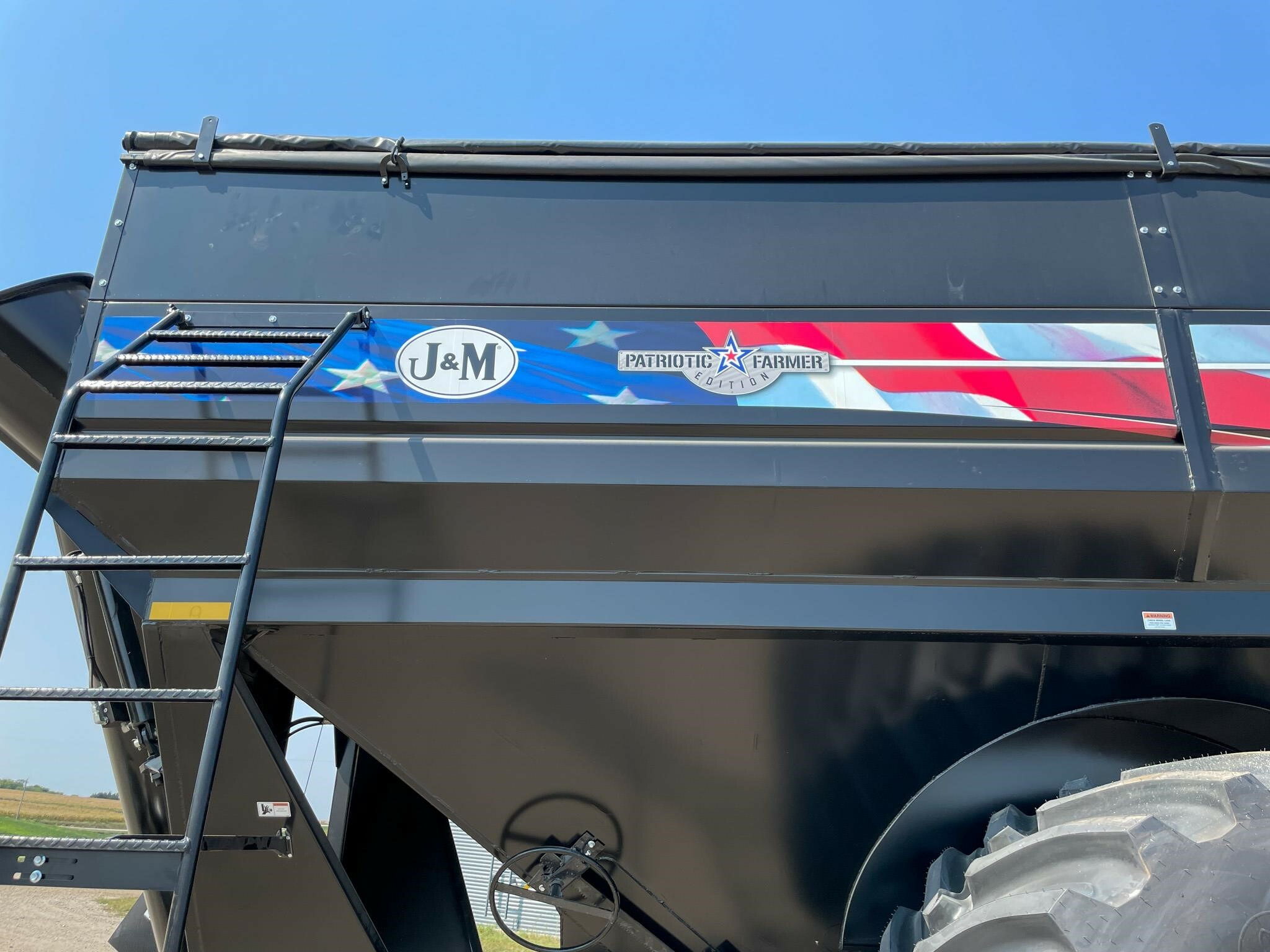 2026 J&M 1112 Grain Cart