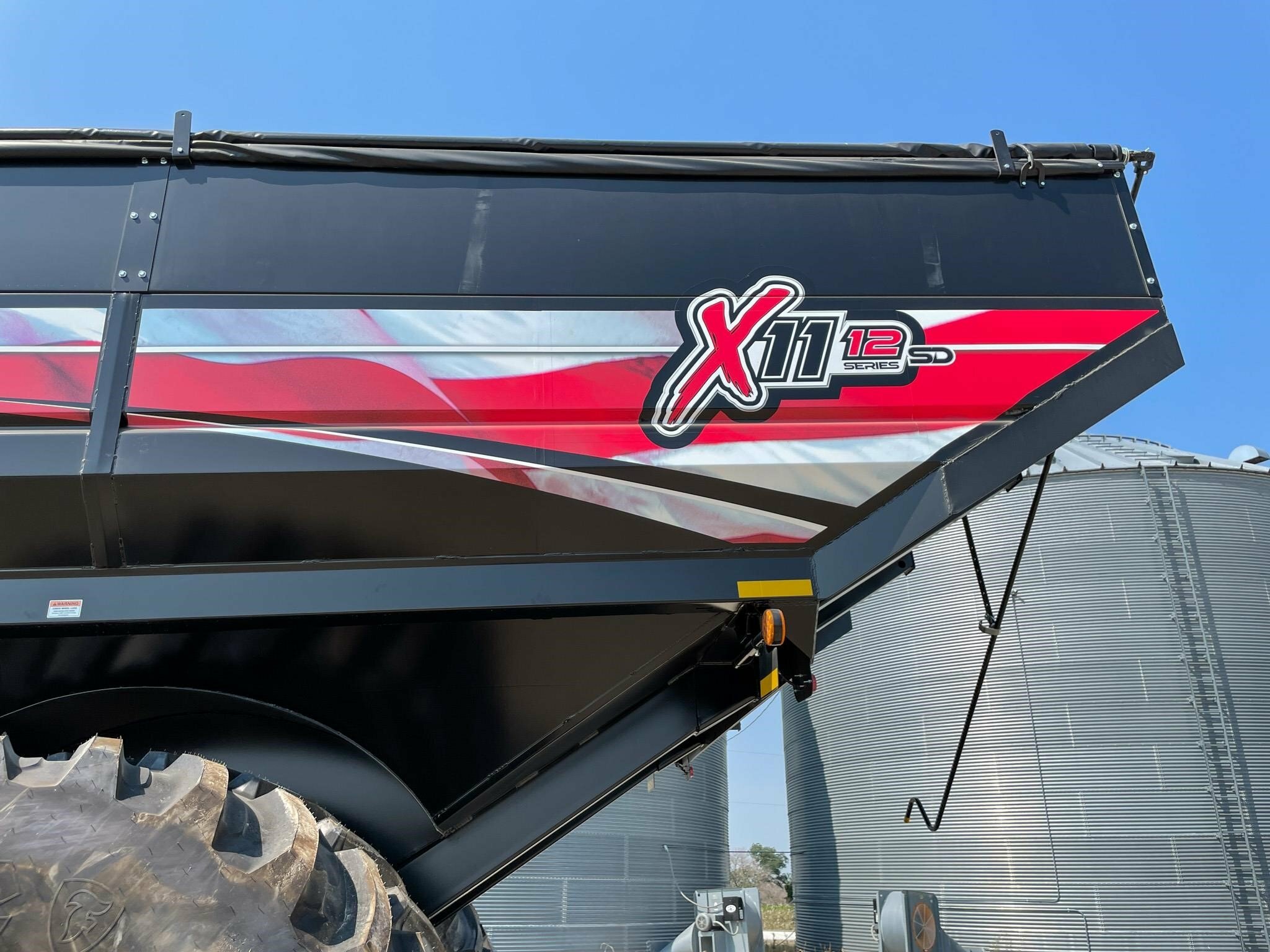 2026 J&M 1112 Grain Cart