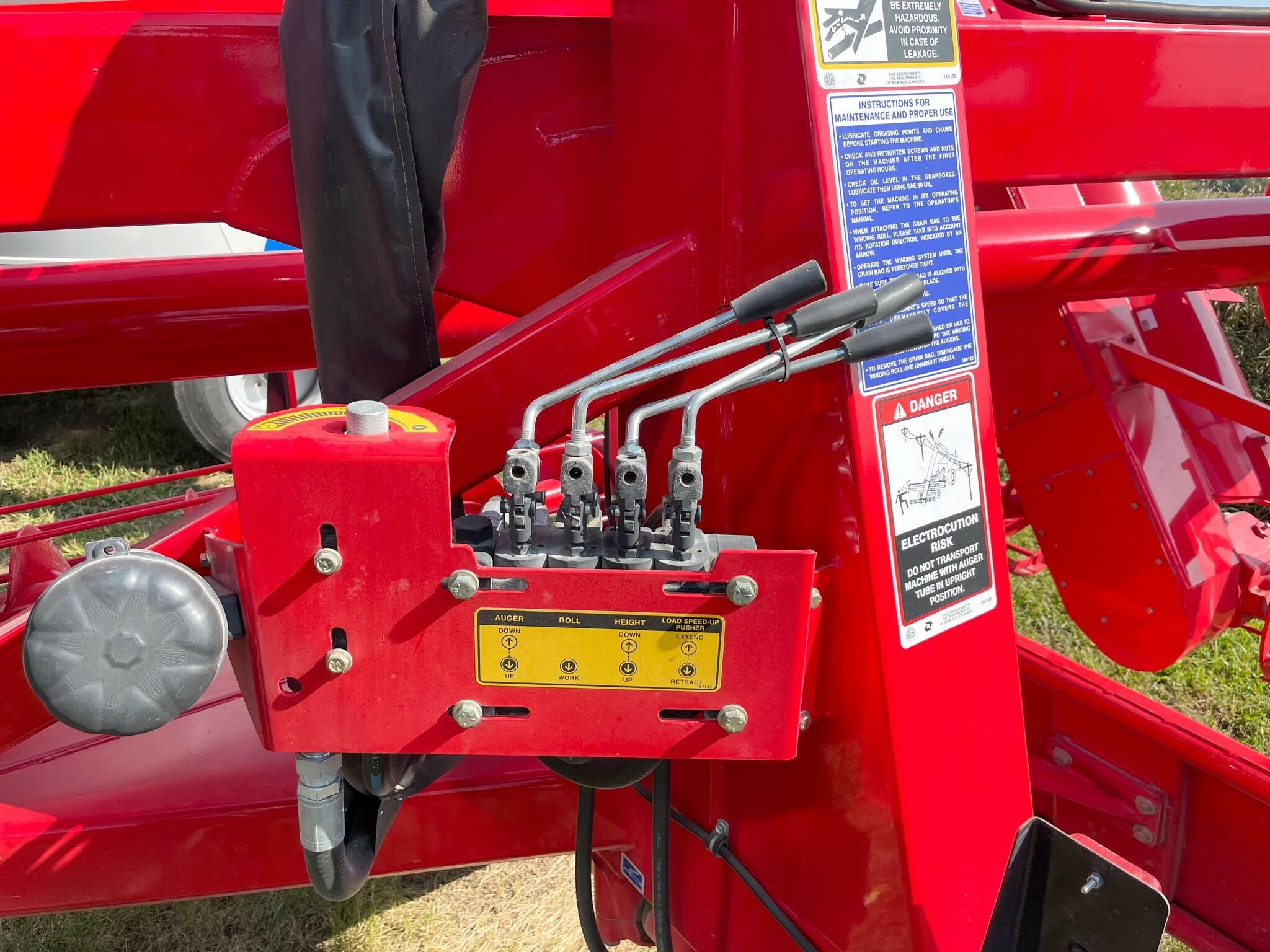 2026 Akron EXG300X Grain Bag Unloader