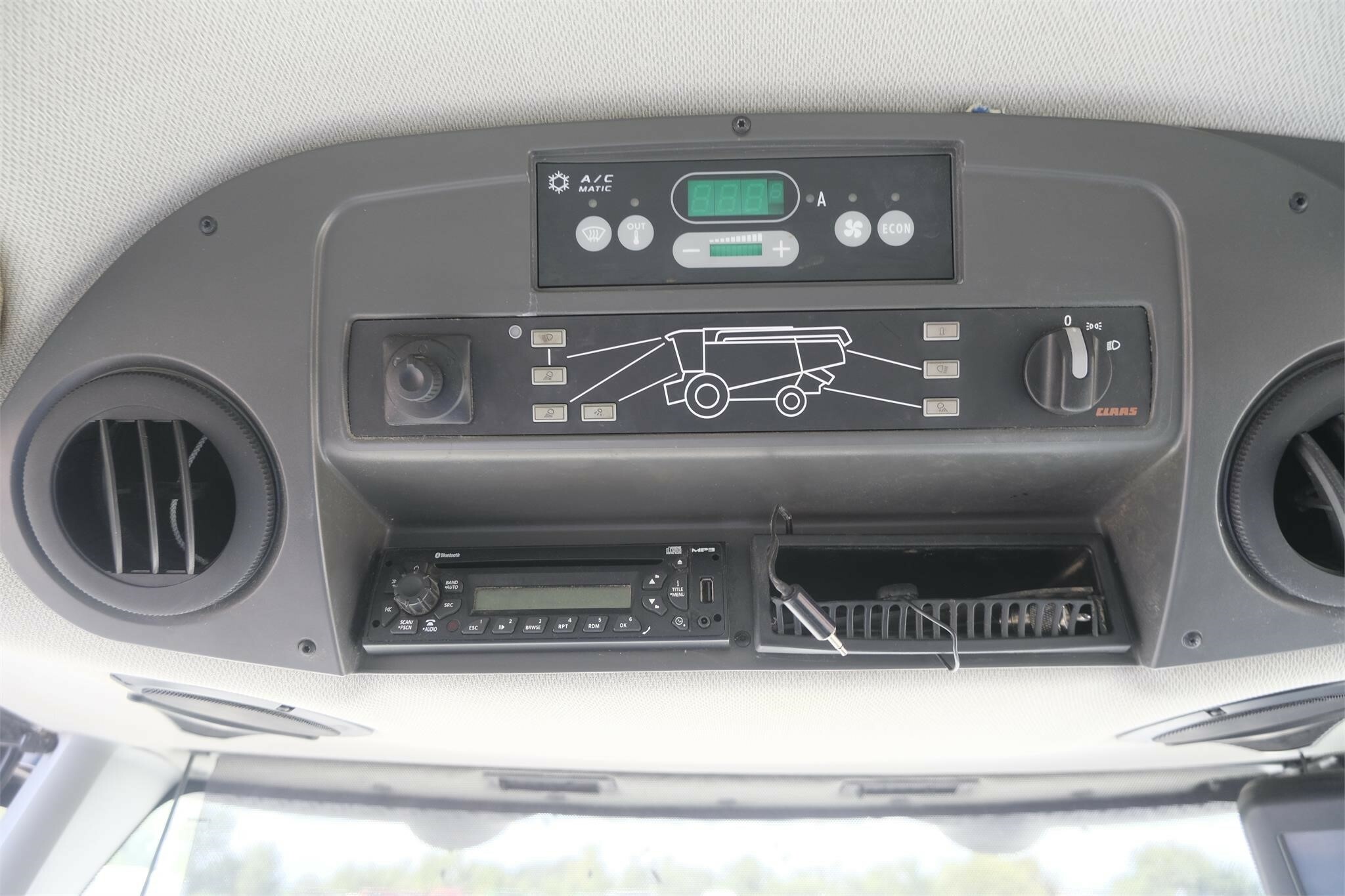 2013 Claas Lexion 750TT Combine