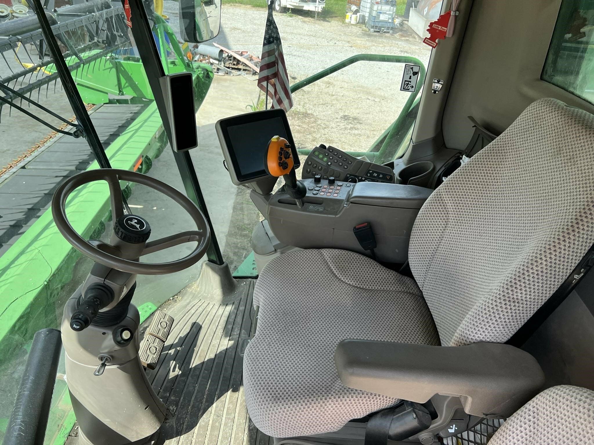 2012 John Deere S690 Combine