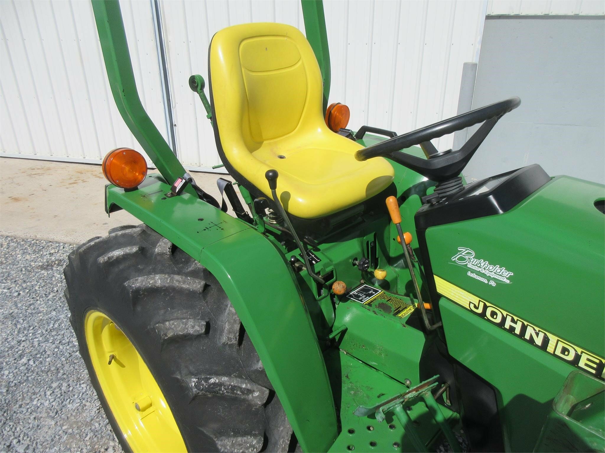 2001 John Deere 790 Tractor 13,900 Machinery Pete