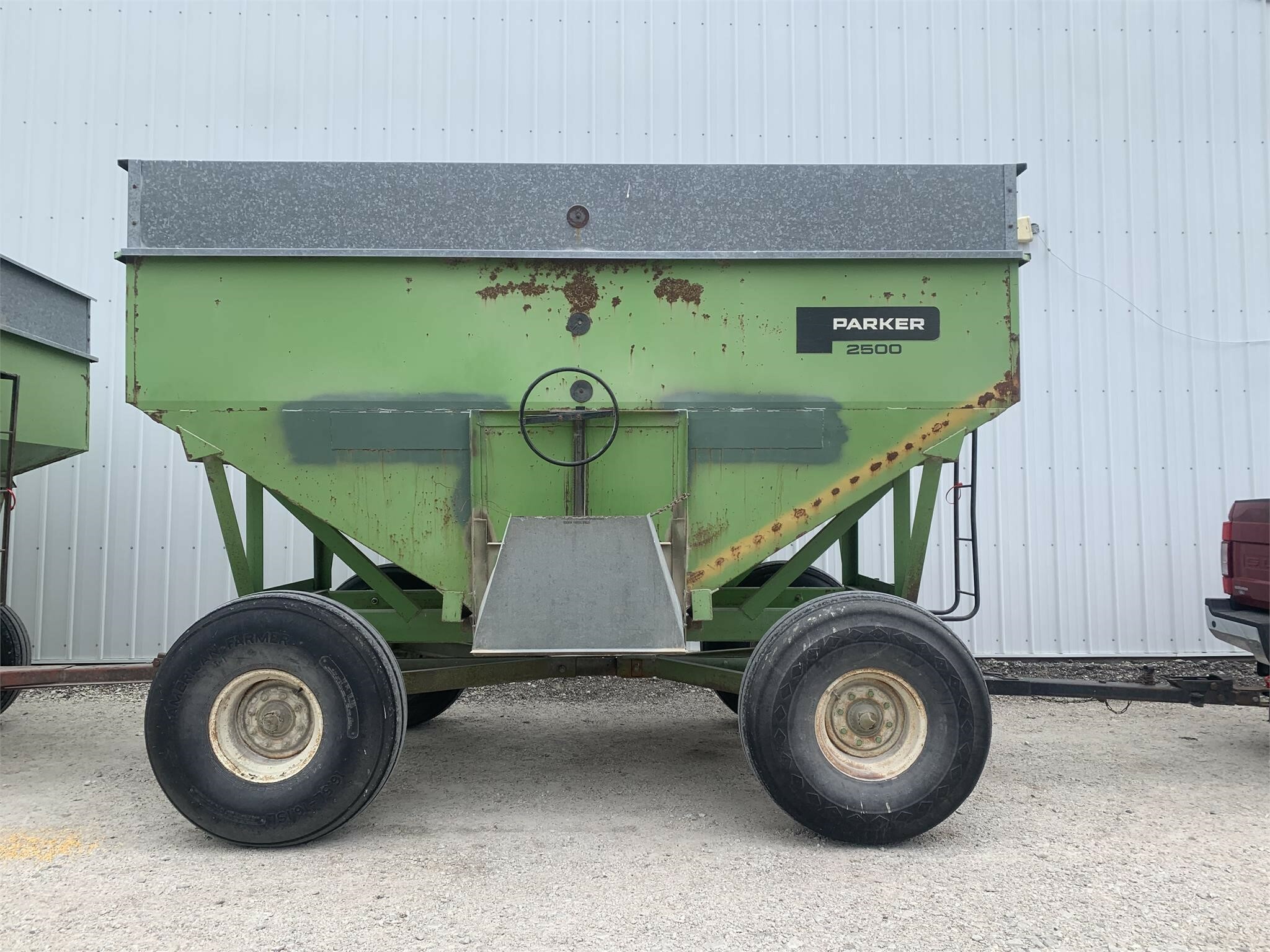  Parker 2500 Gravity Wagon
