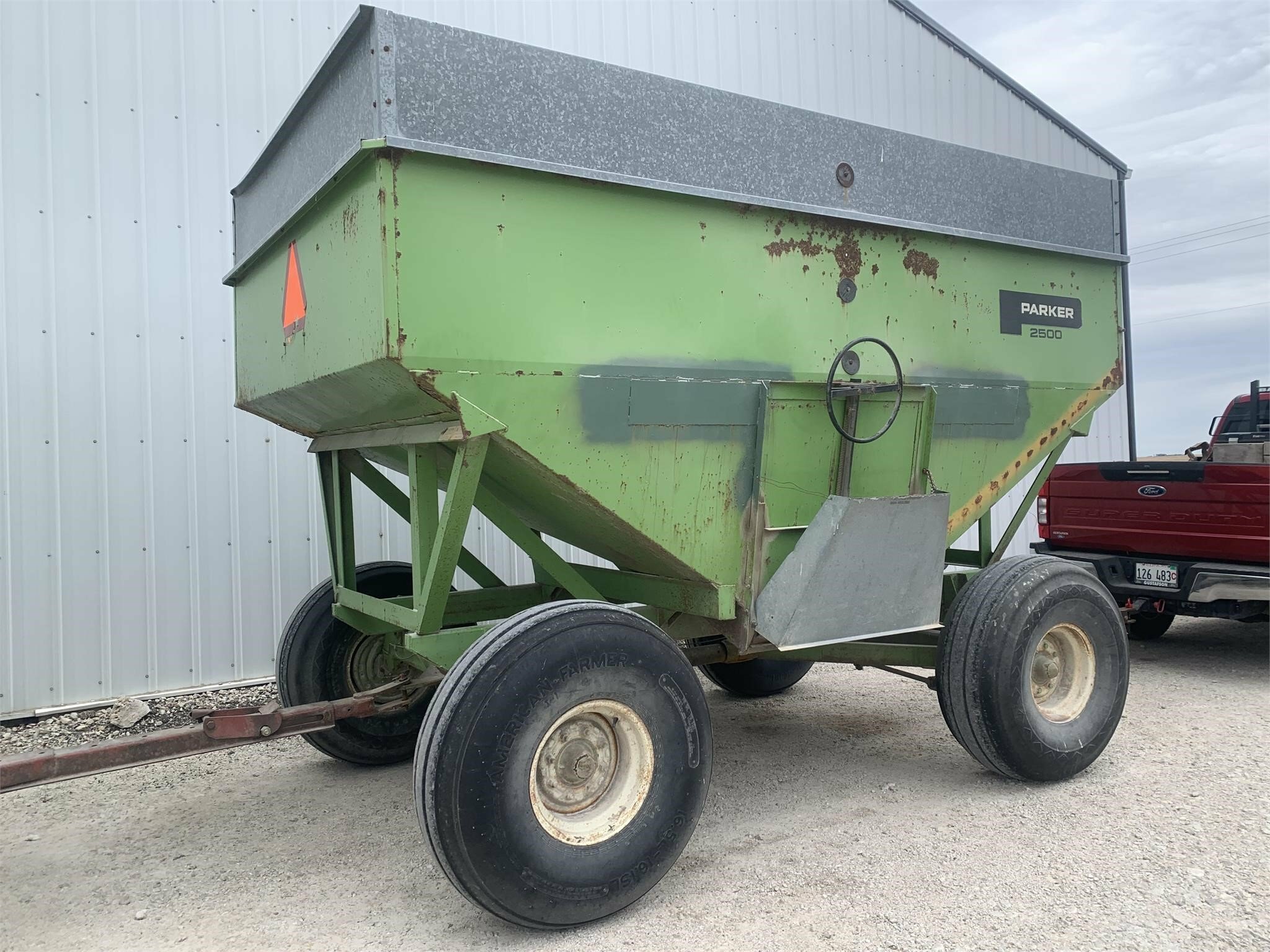  Parker 2500 Gravity Wagon