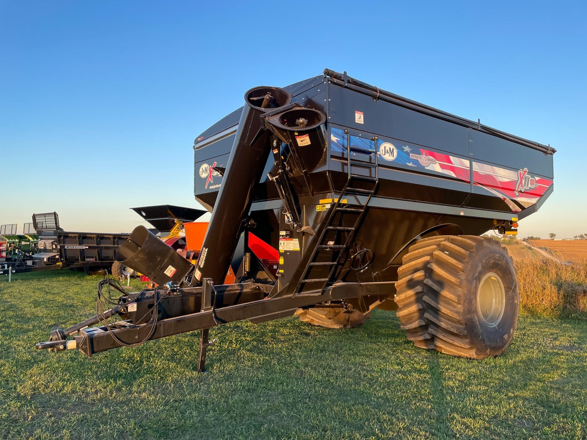 2026 J&M 1112 Grain Cart