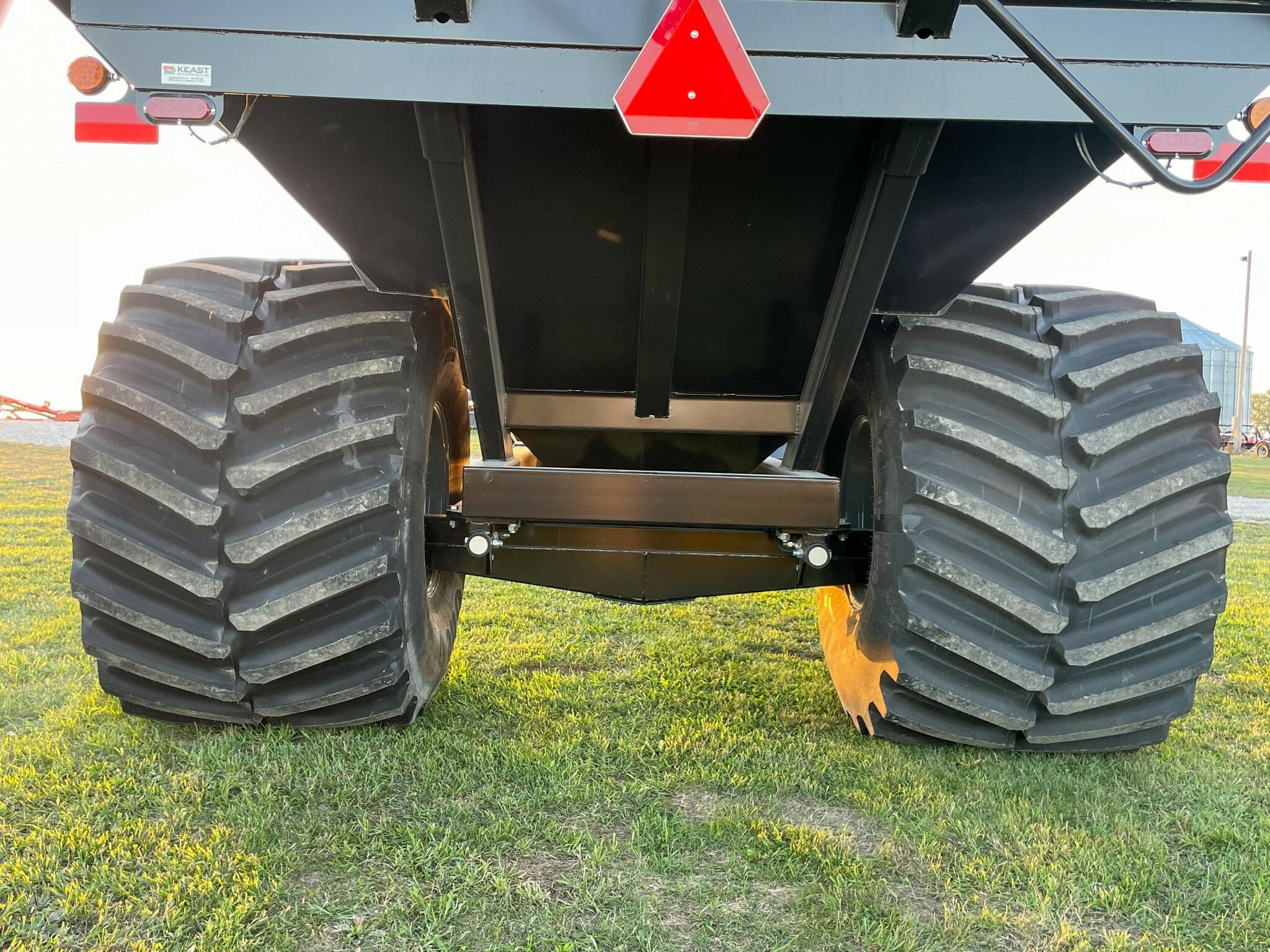 2023 J&M 1112 Grain Cart 87,788 Machinery Pete