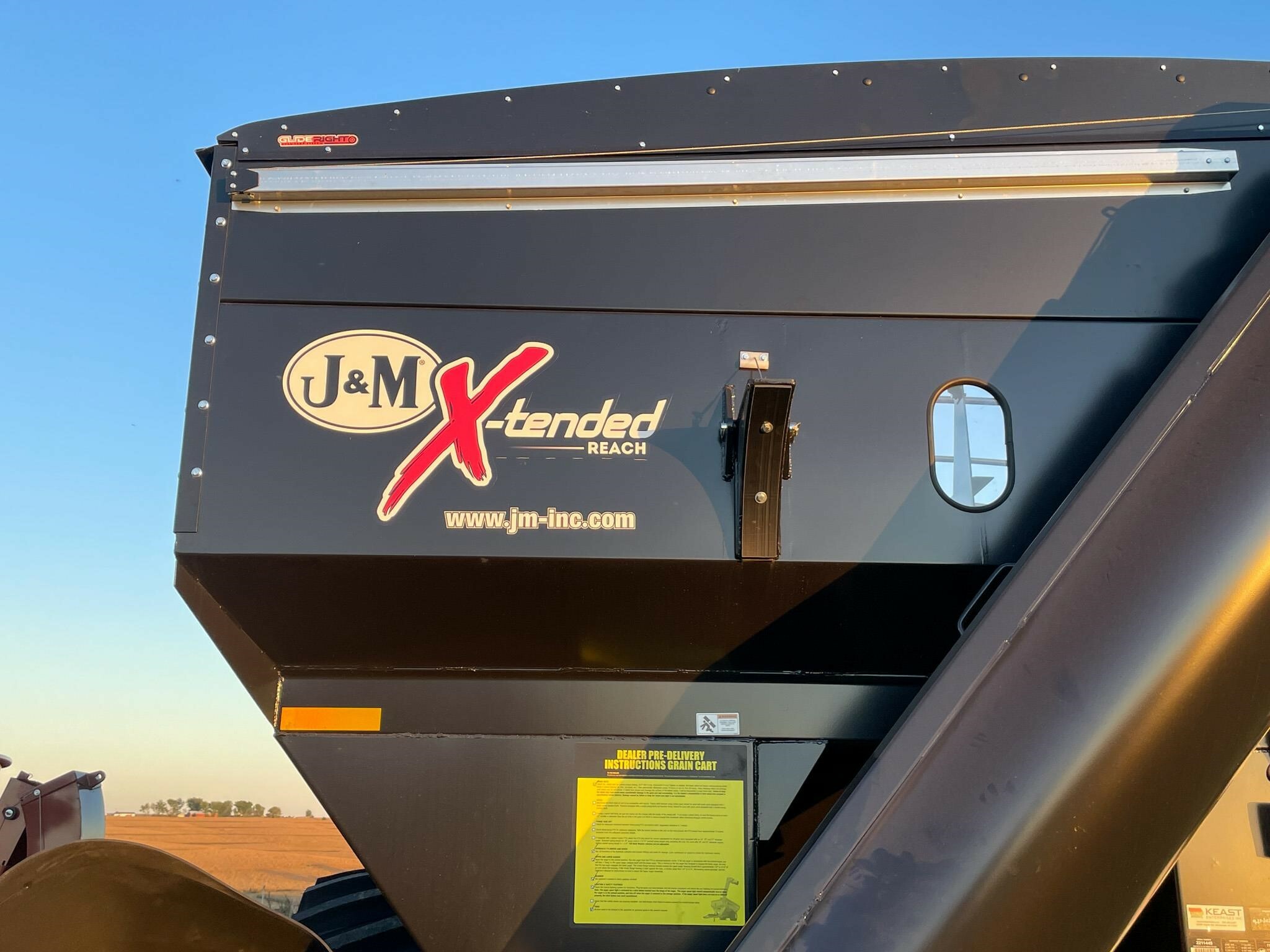 2026 J&M 1112 Grain Cart