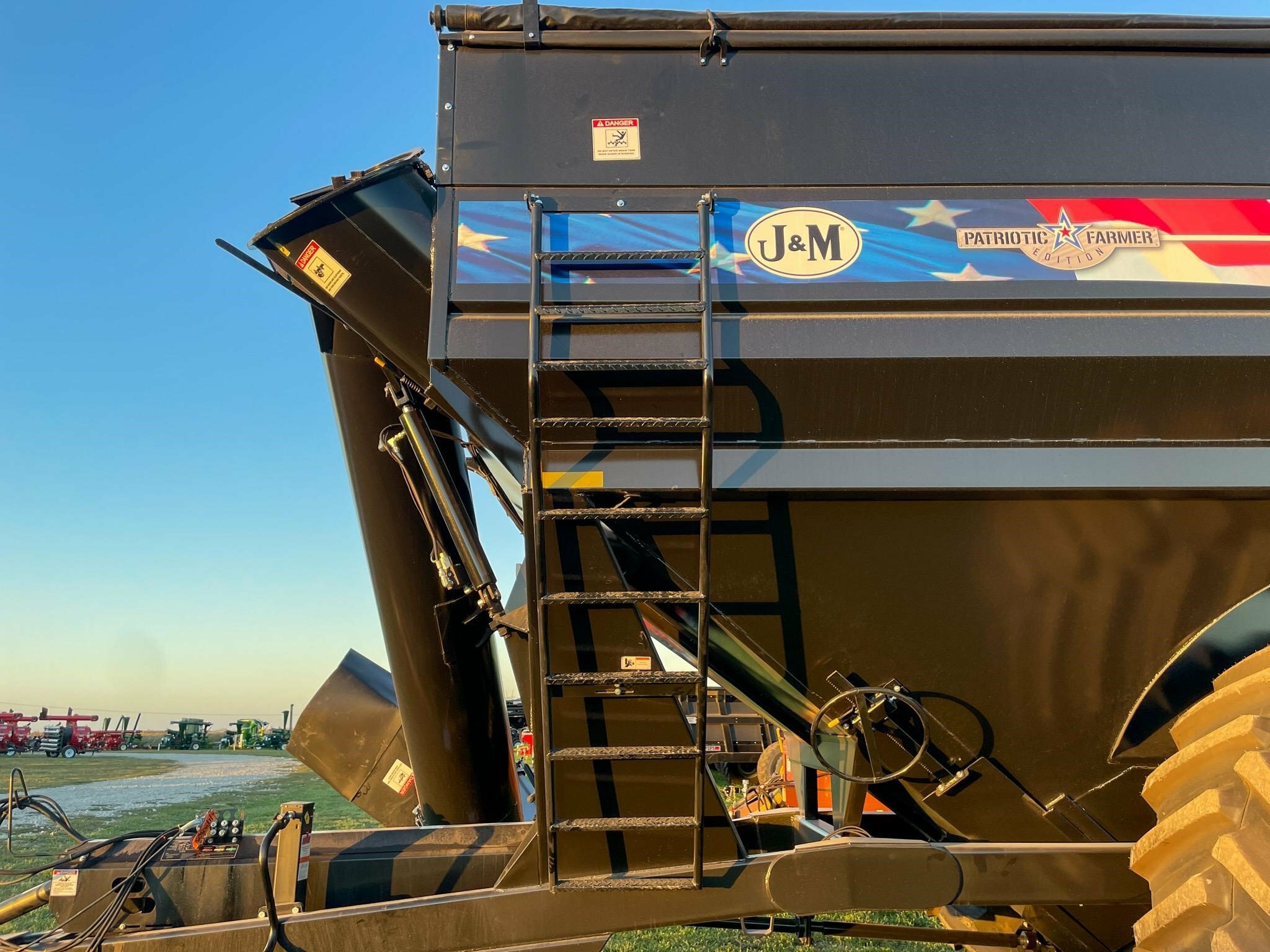 2026 J&M 1112 Grain Cart