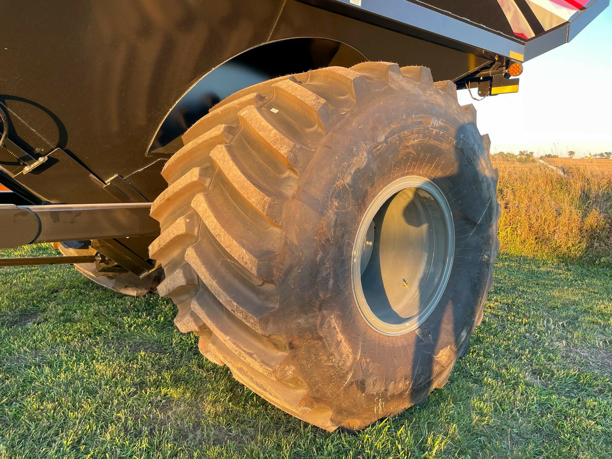 2026 J&M 1112 Grain Cart