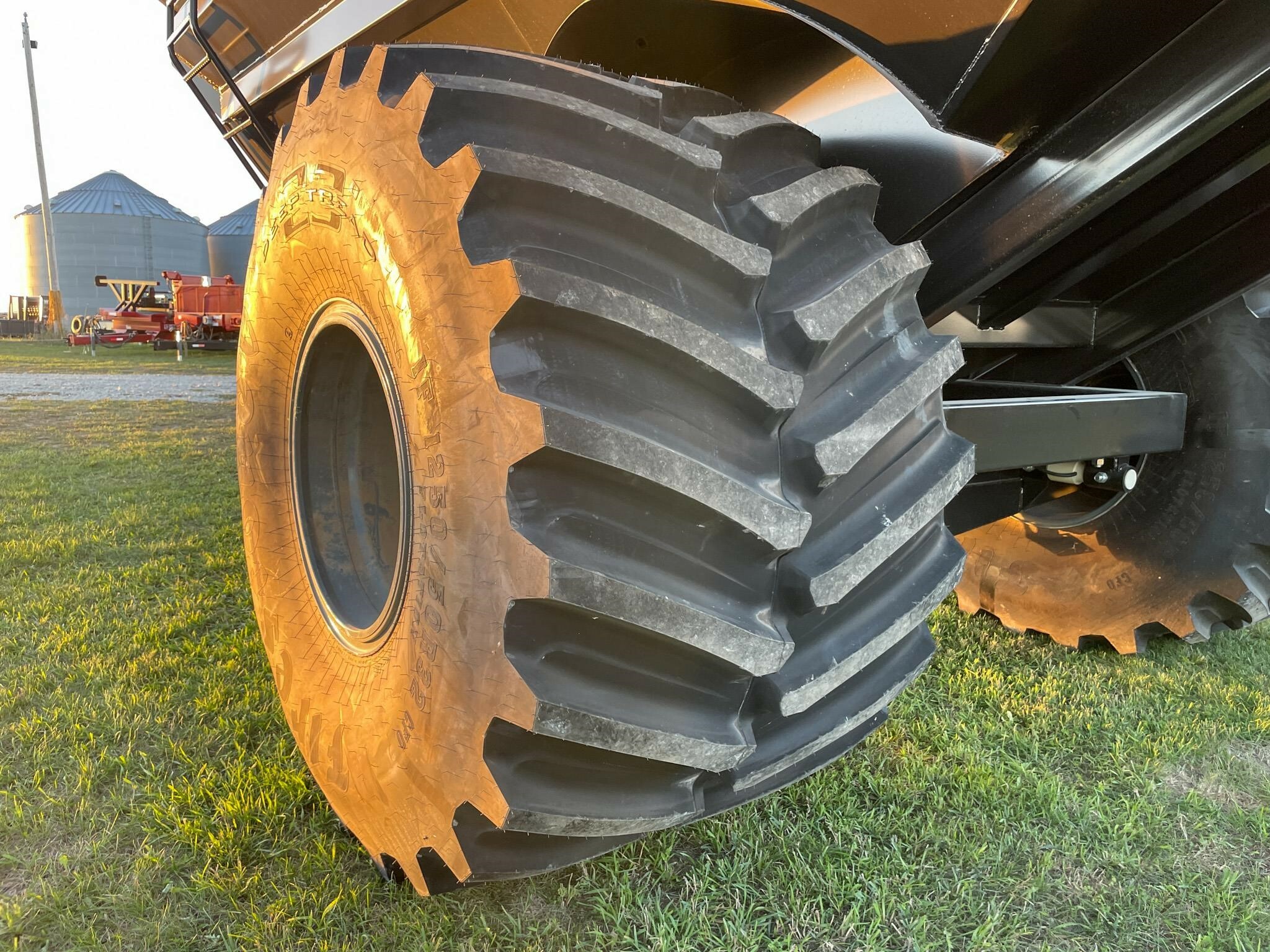 2026 J&M 1112 Grain Cart