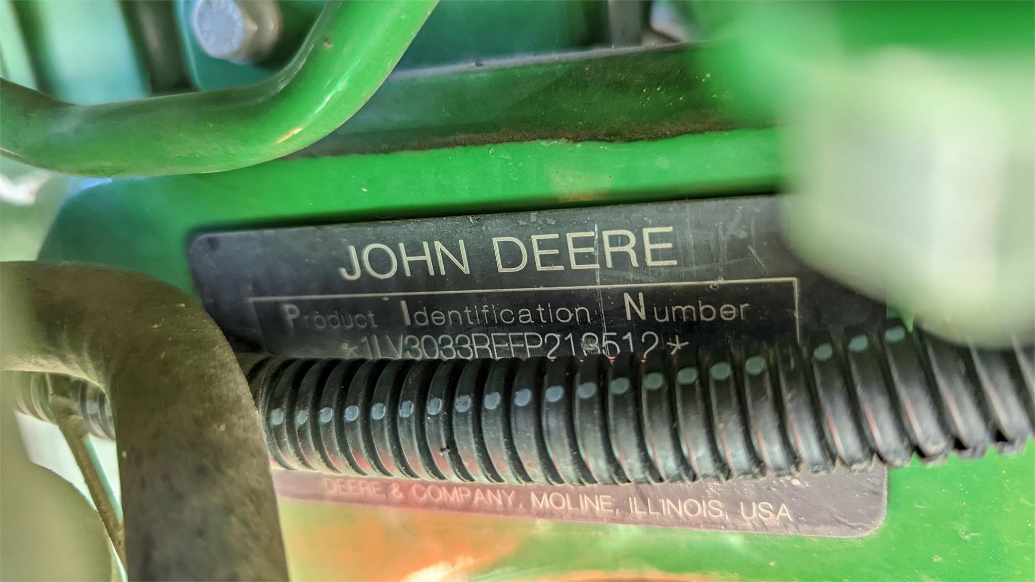 2015 John Deere 3033R Tractor