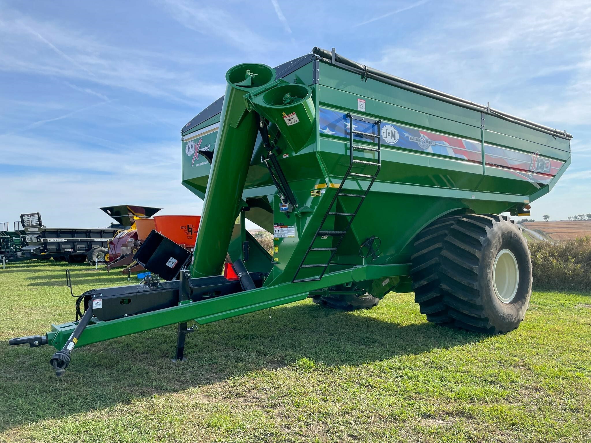 2026 J&M 1312-20S Grain Cart