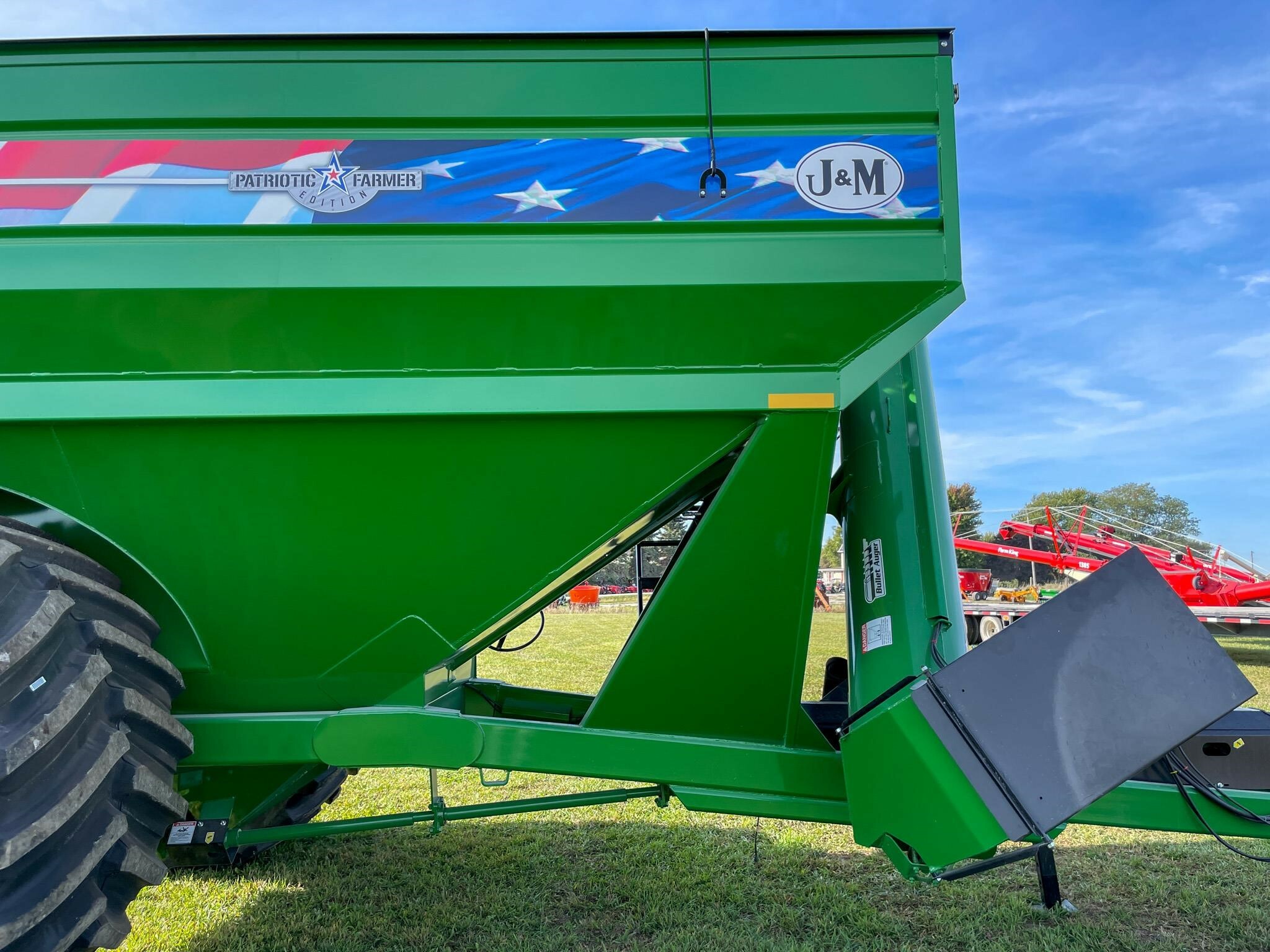 2026 J&M 1312-20S Grain Cart