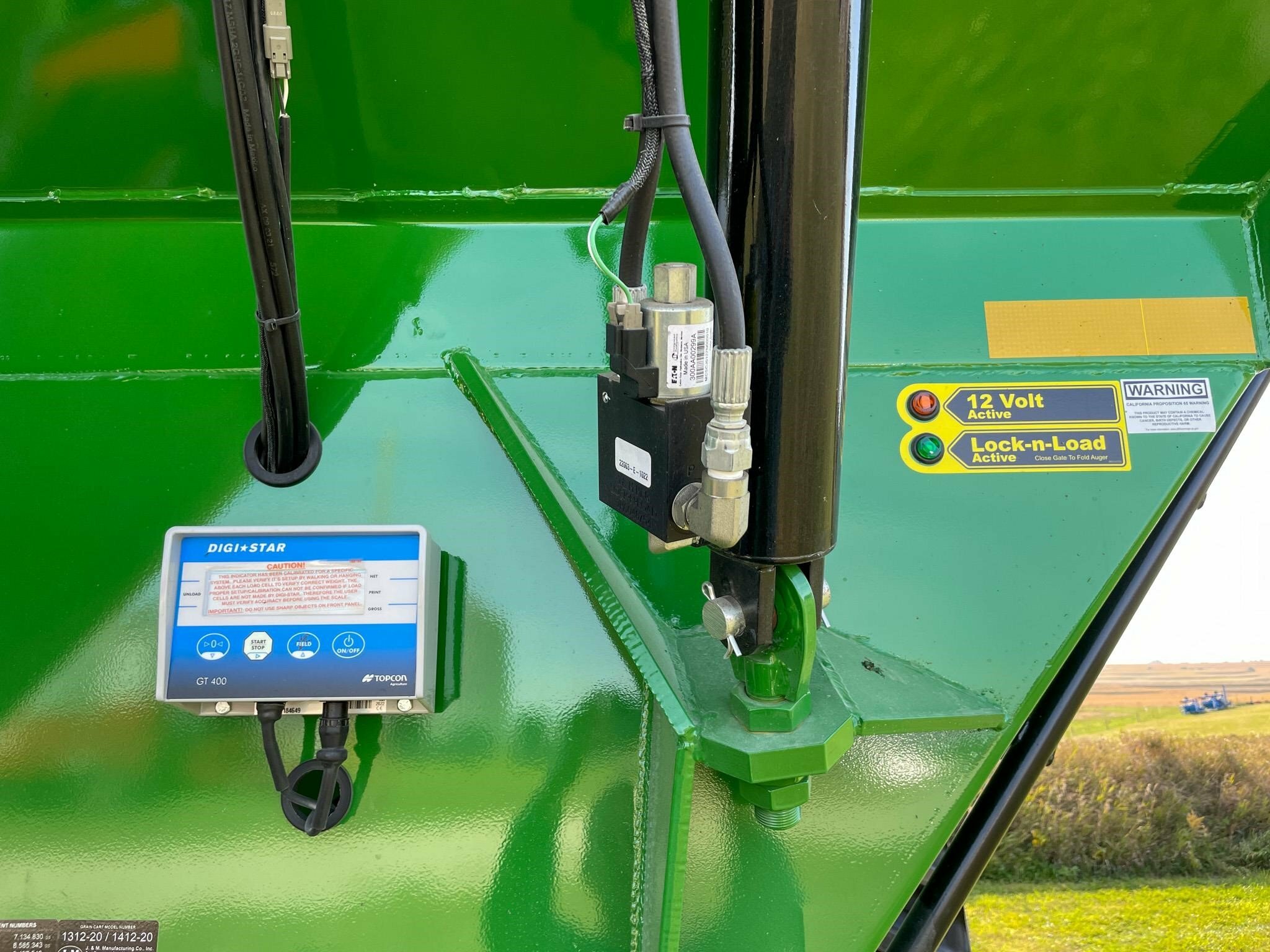 2026 J&M 1312-20S Grain Cart