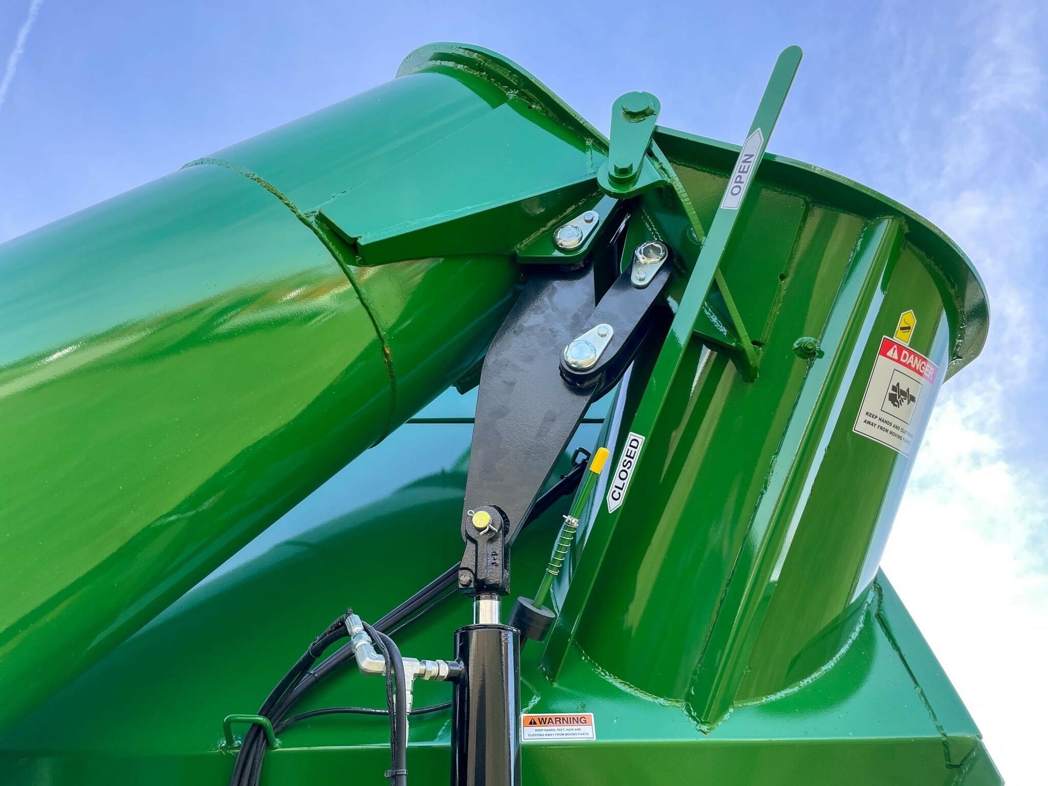 2026 J&M 1312-20S Grain Cart