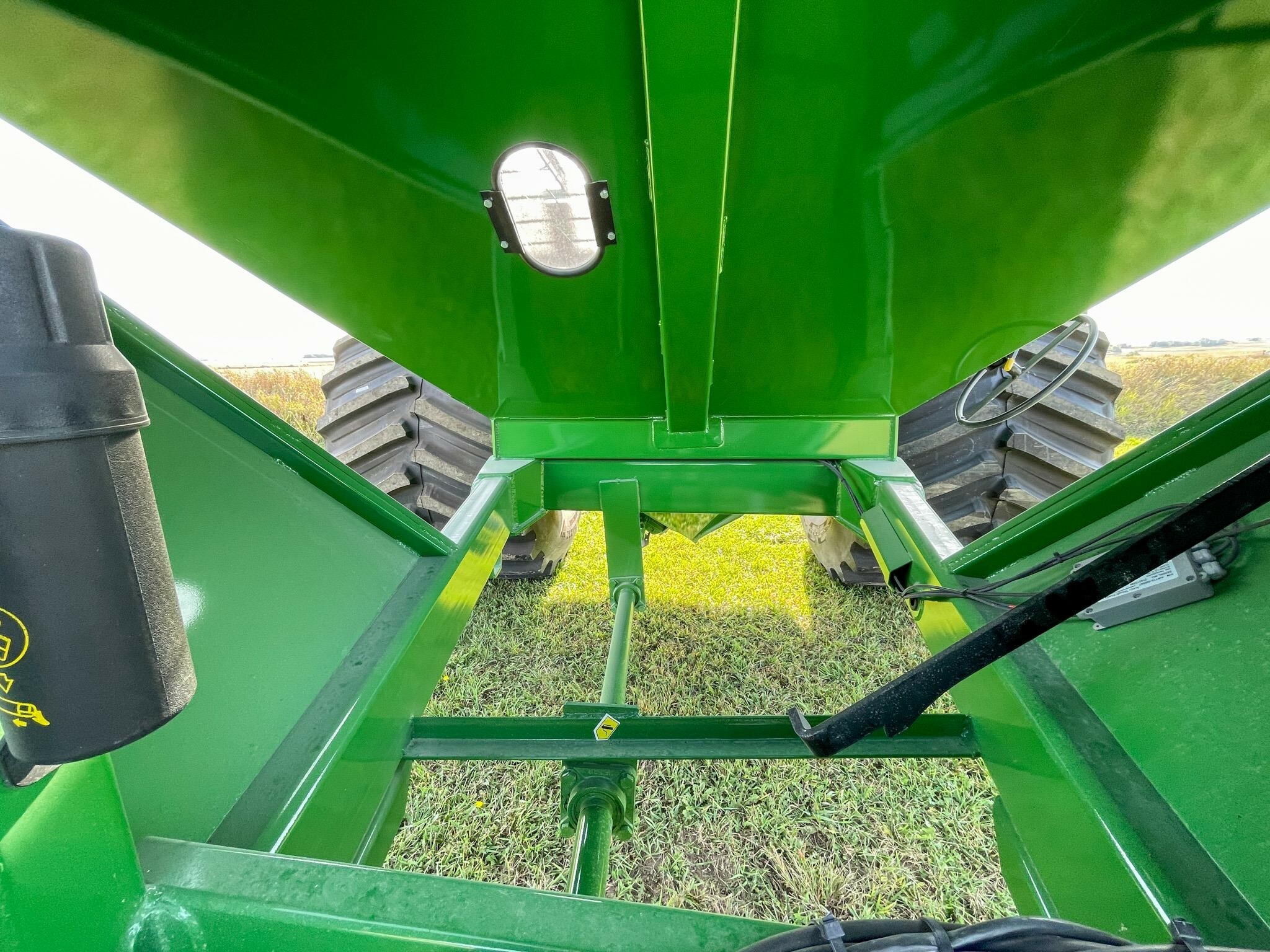 2026 J&M 1312-20S Grain Cart