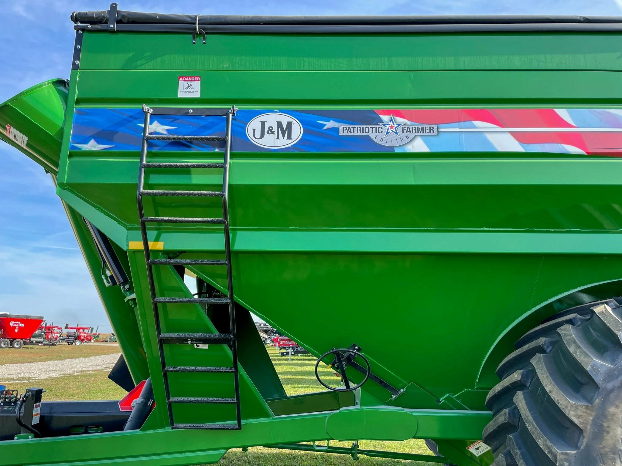 2026 J&M 1312-20S Grain Cart