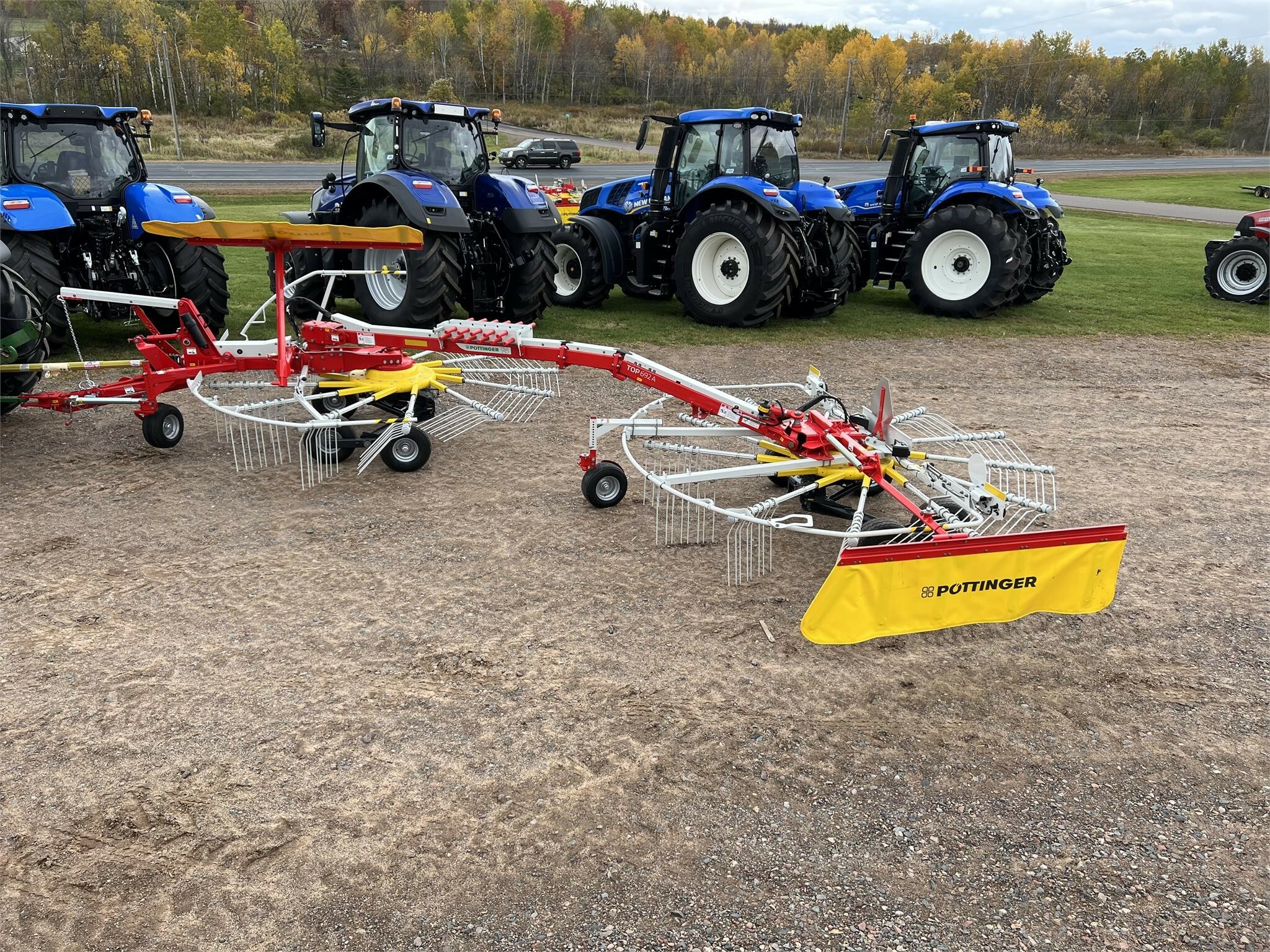 2025 Pottinger TOP 692A Rake