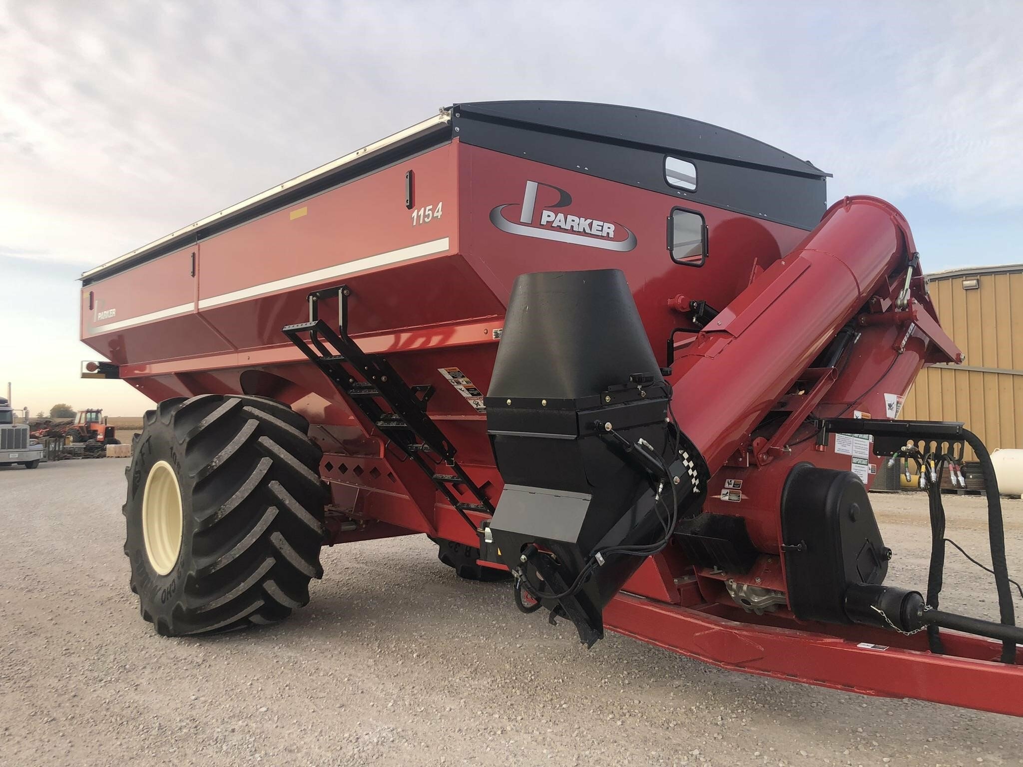 2023 Parker 1154 Grain Cart Call Machinery Pete