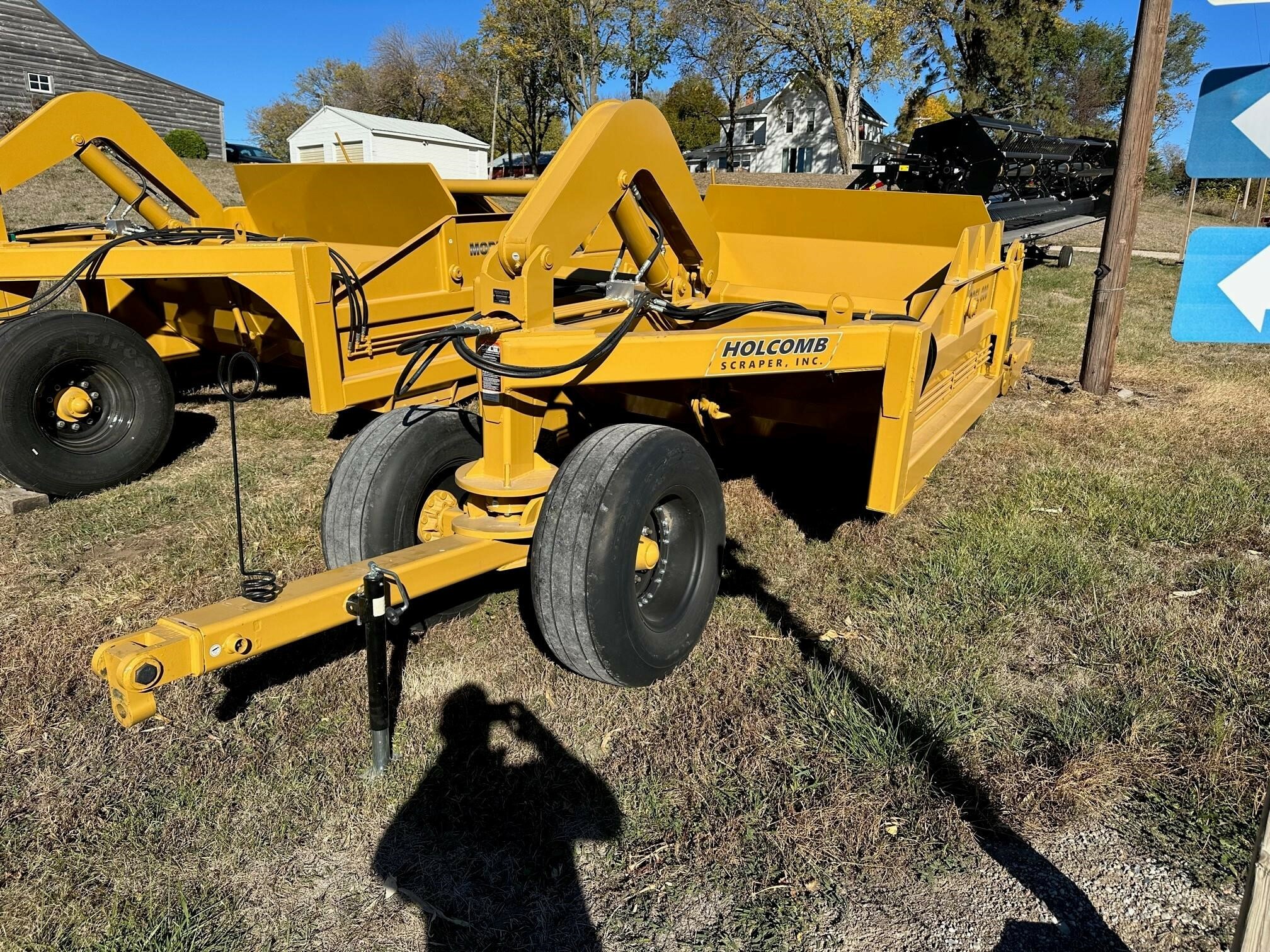 2022 800 Scraper Call Machinery Pete