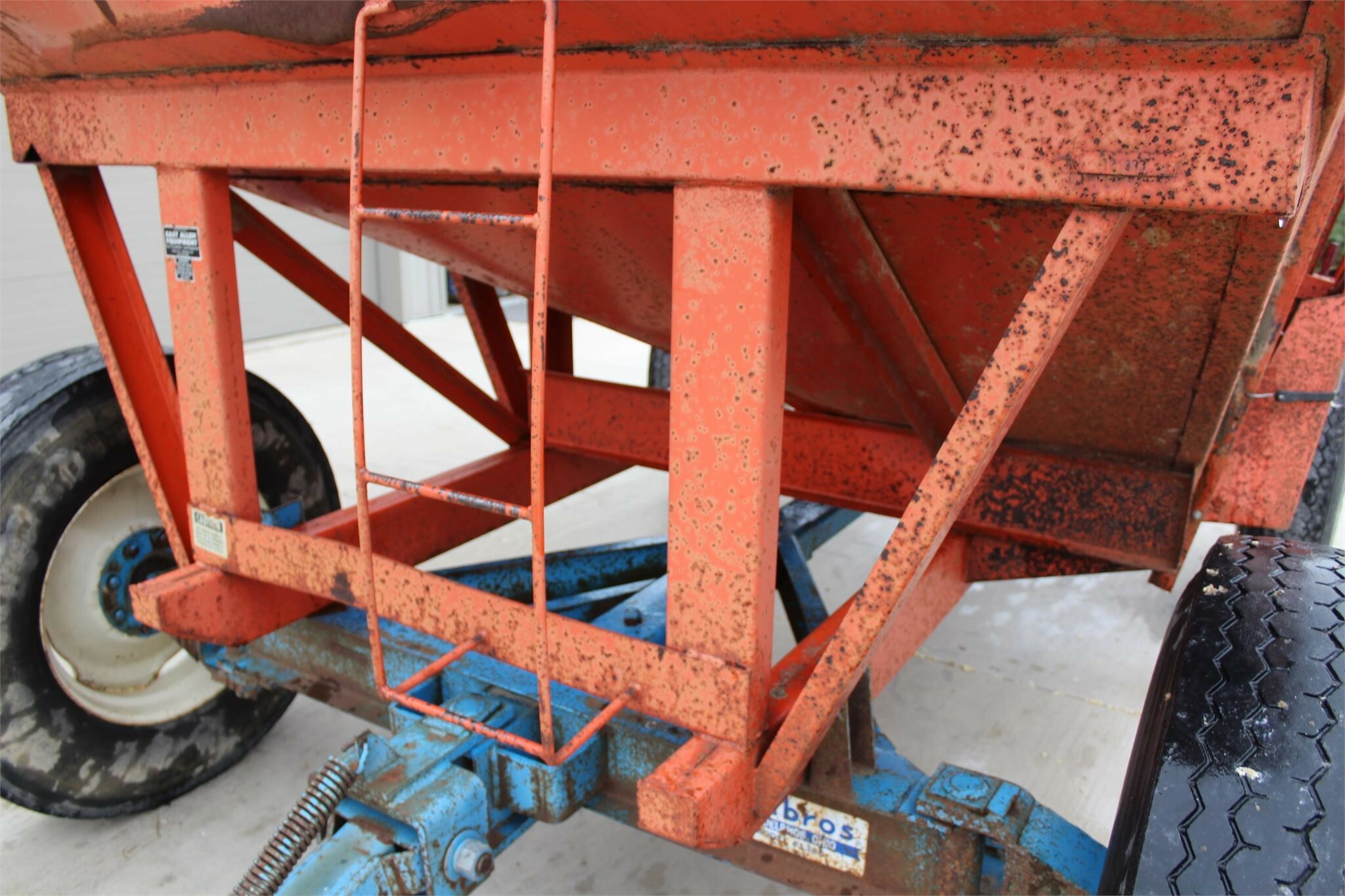 Killbros 385 Gravity Wagon 2,750 Machinery Pete