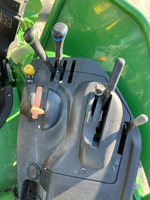 2018 John Deere 5090EL Tractor