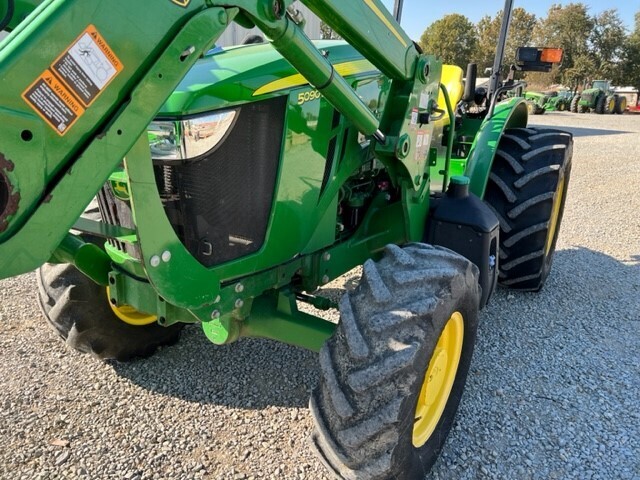 2018 John Deere 5090EL Tractor
