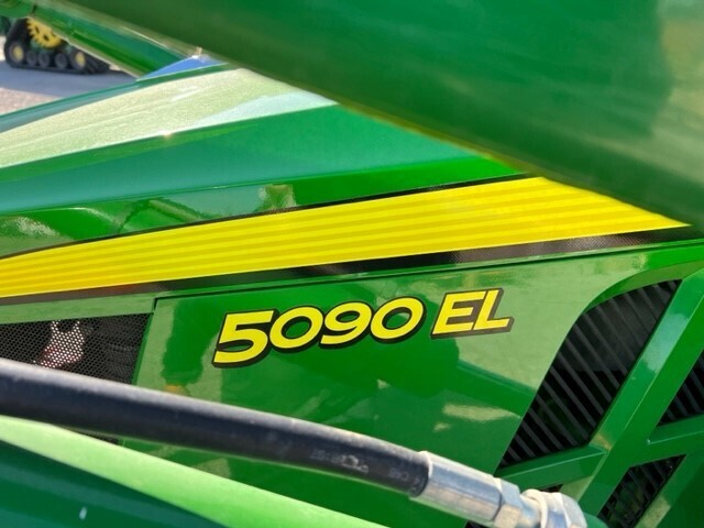2018 John Deere 5090EL Tractor