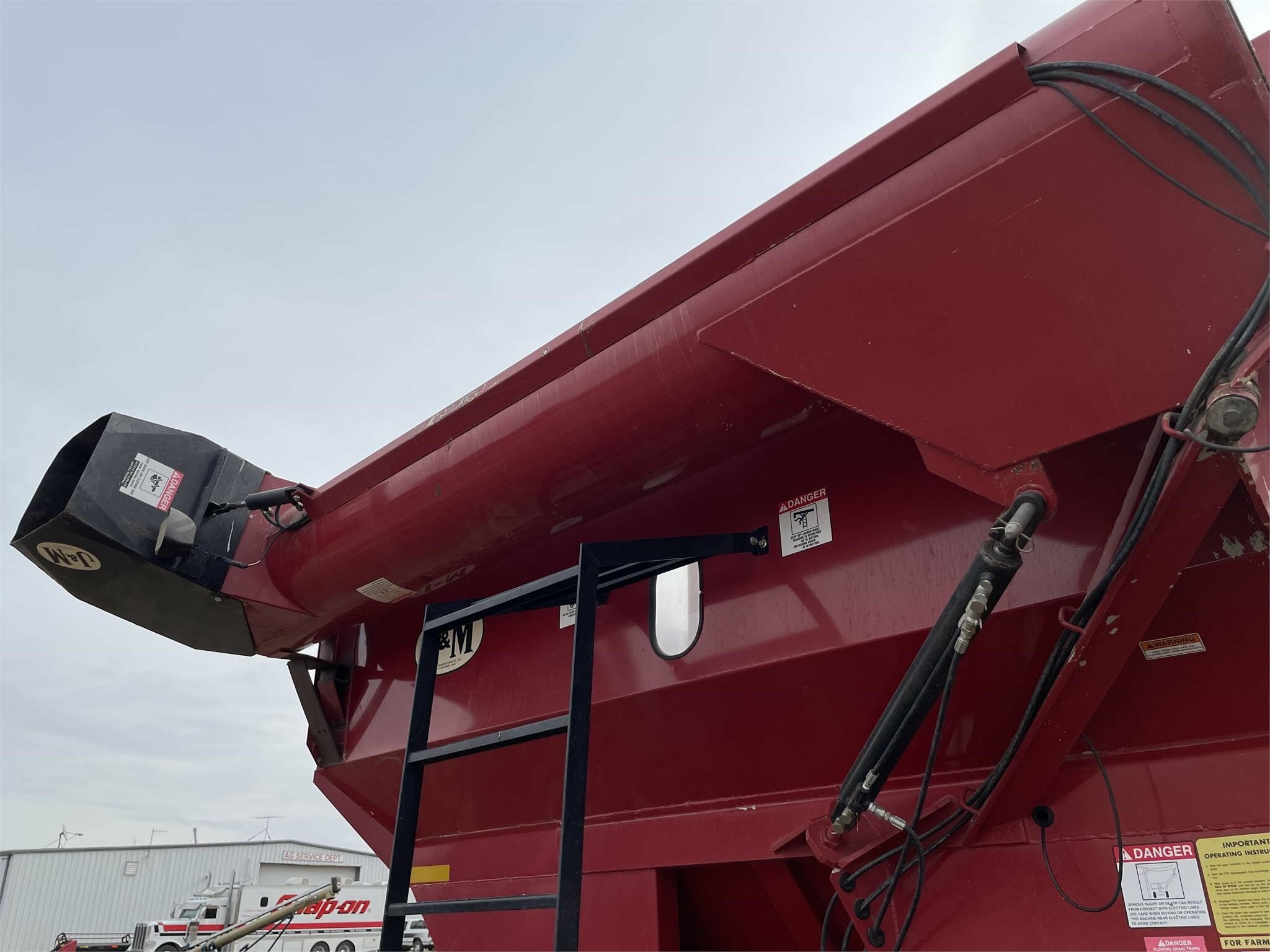 2003 J&M 750-18 Grain Cart