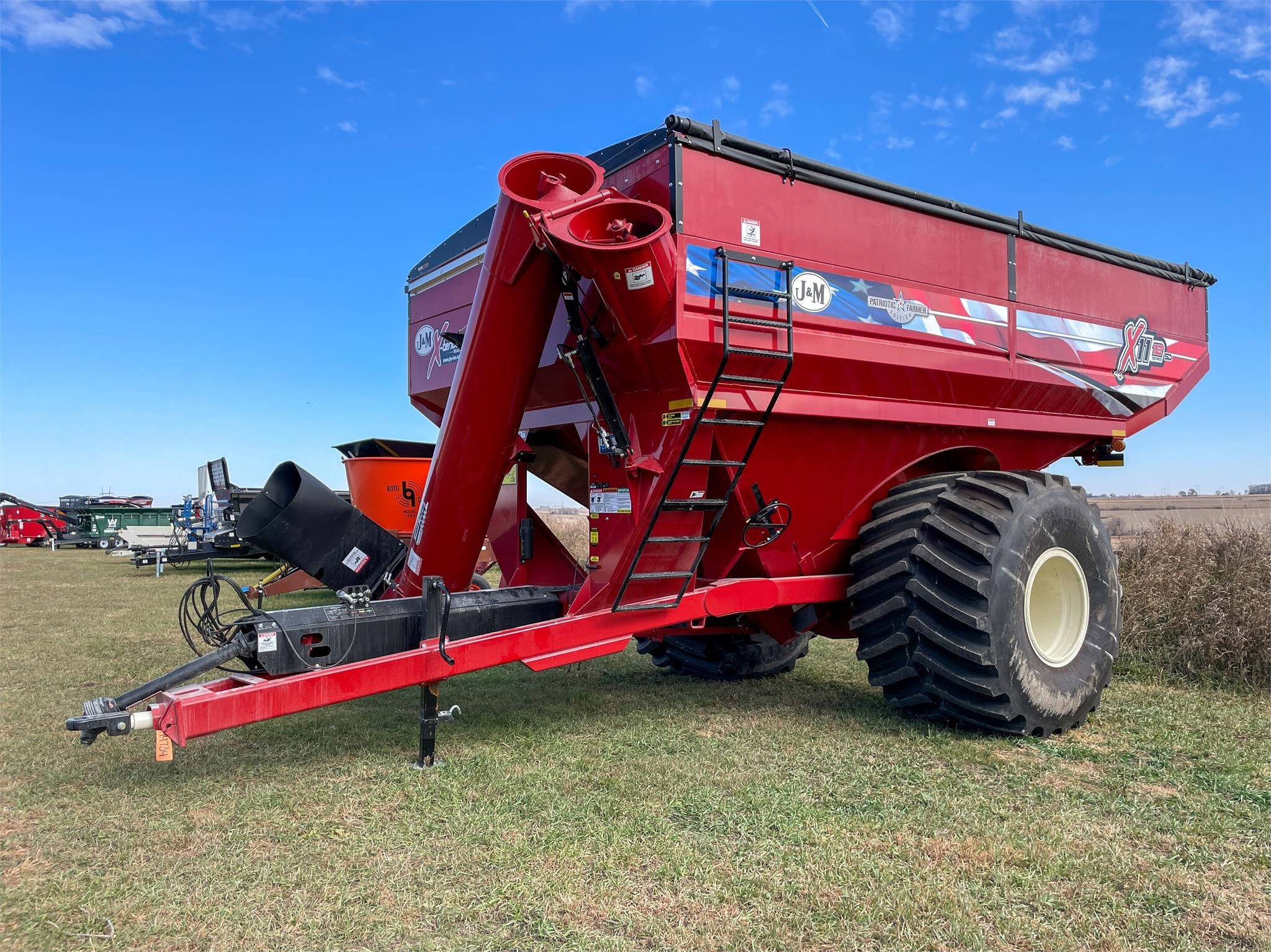 2026 J&M 1112 Grain Cart